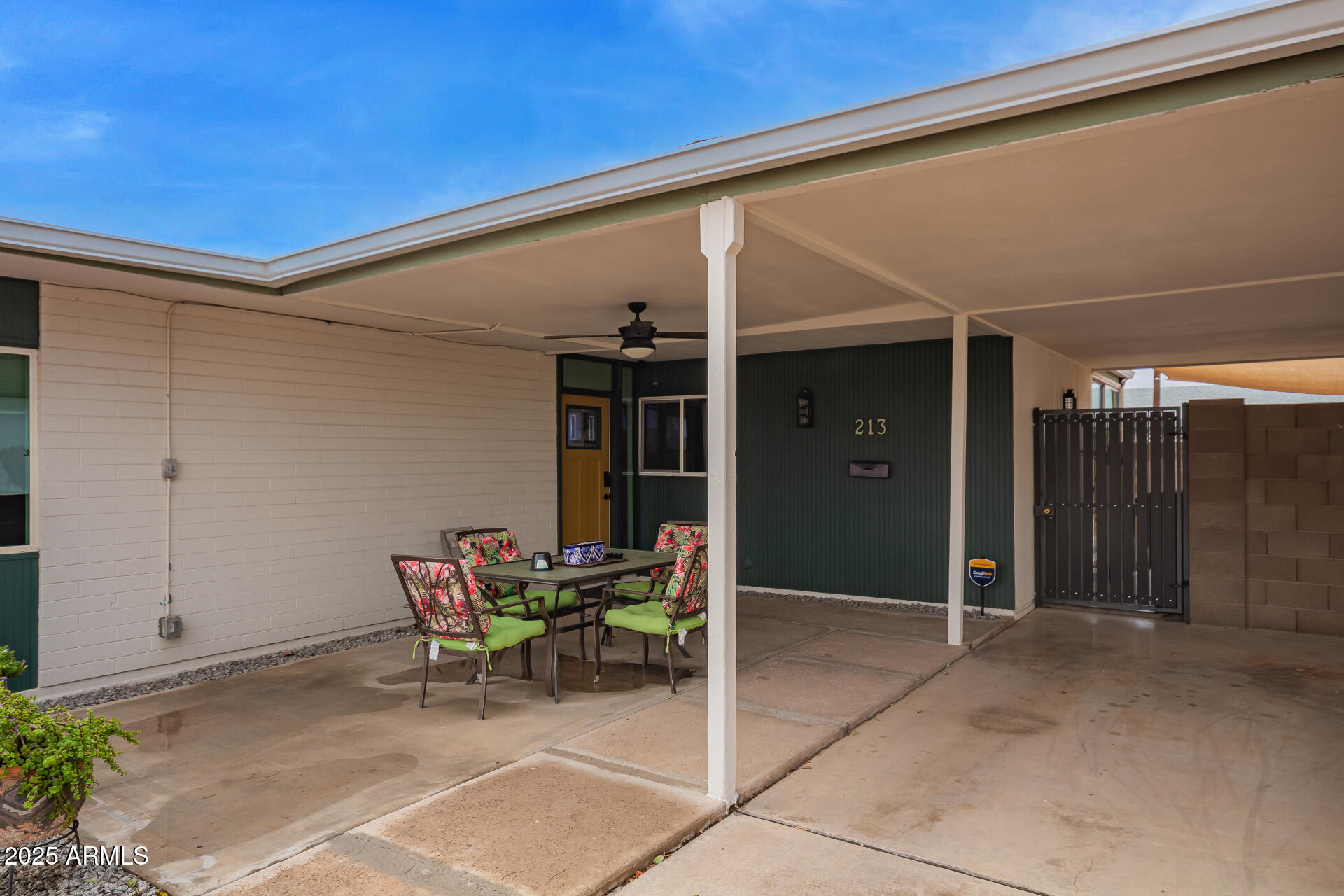 Homes 2 213 E LA MAR Boulevard