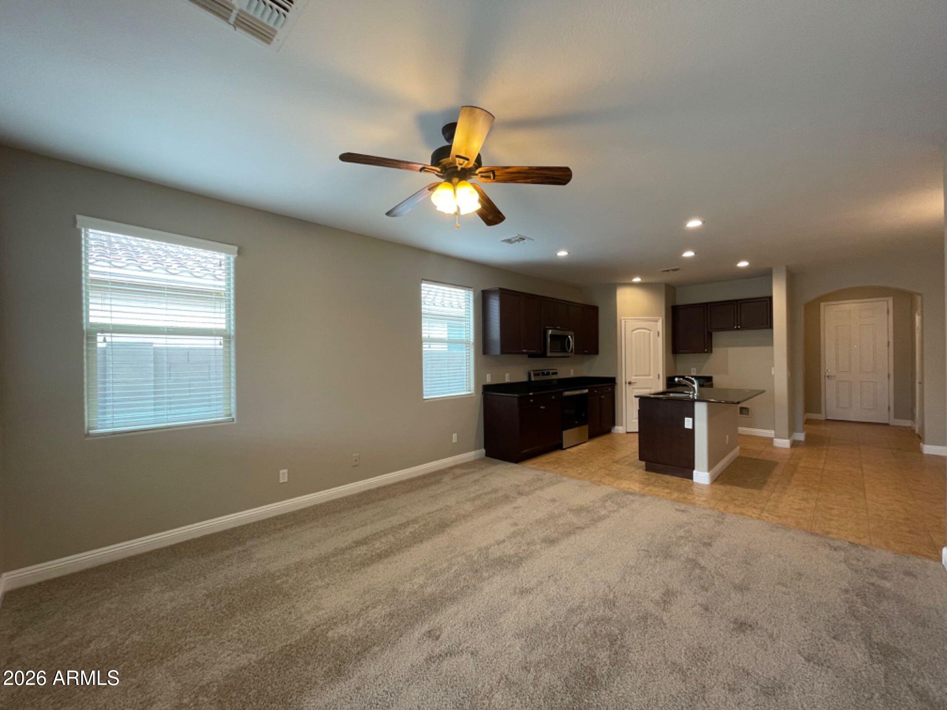 1728 W LOEMANN Drive