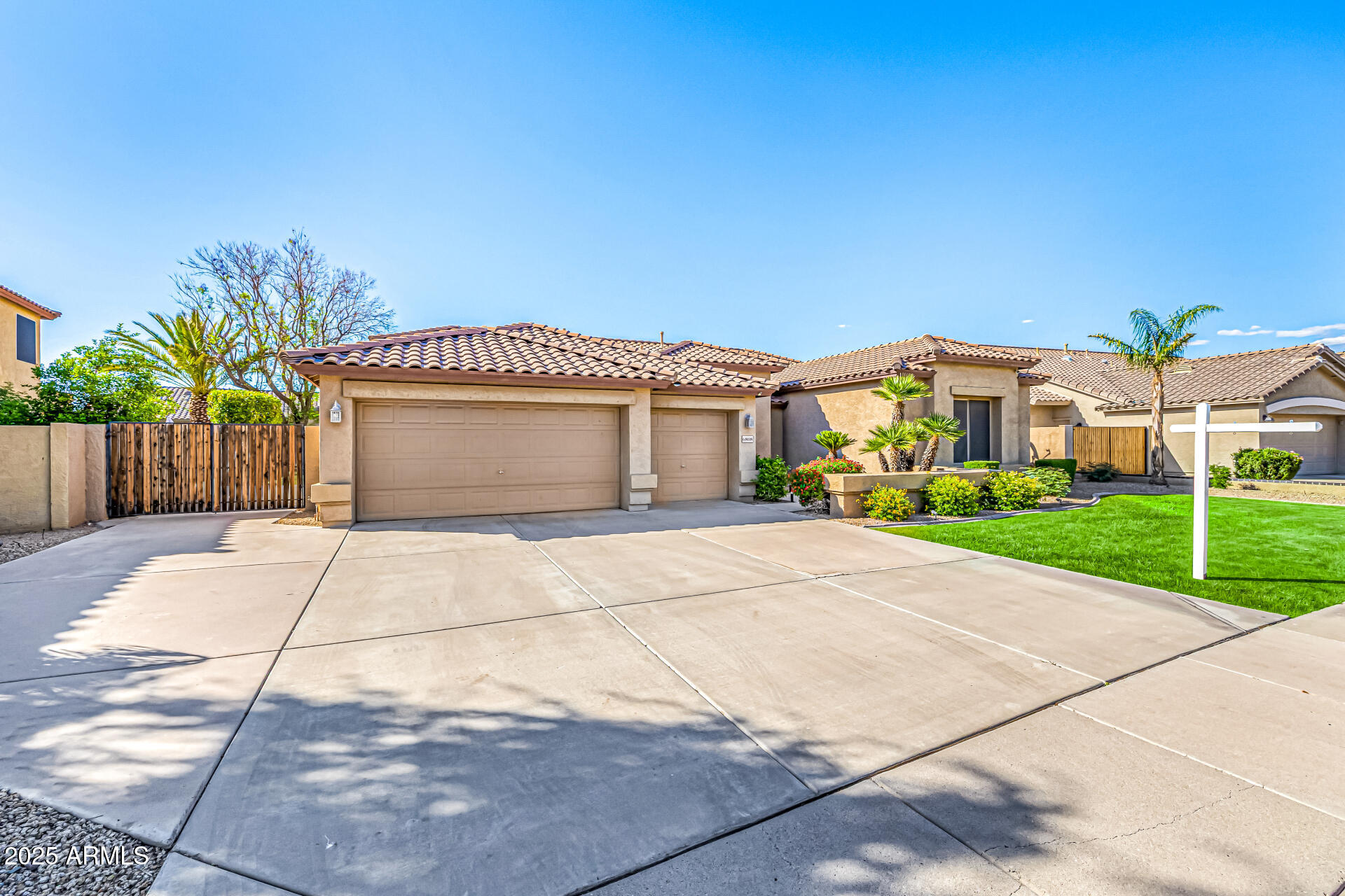 6808 W ANGELA Drive