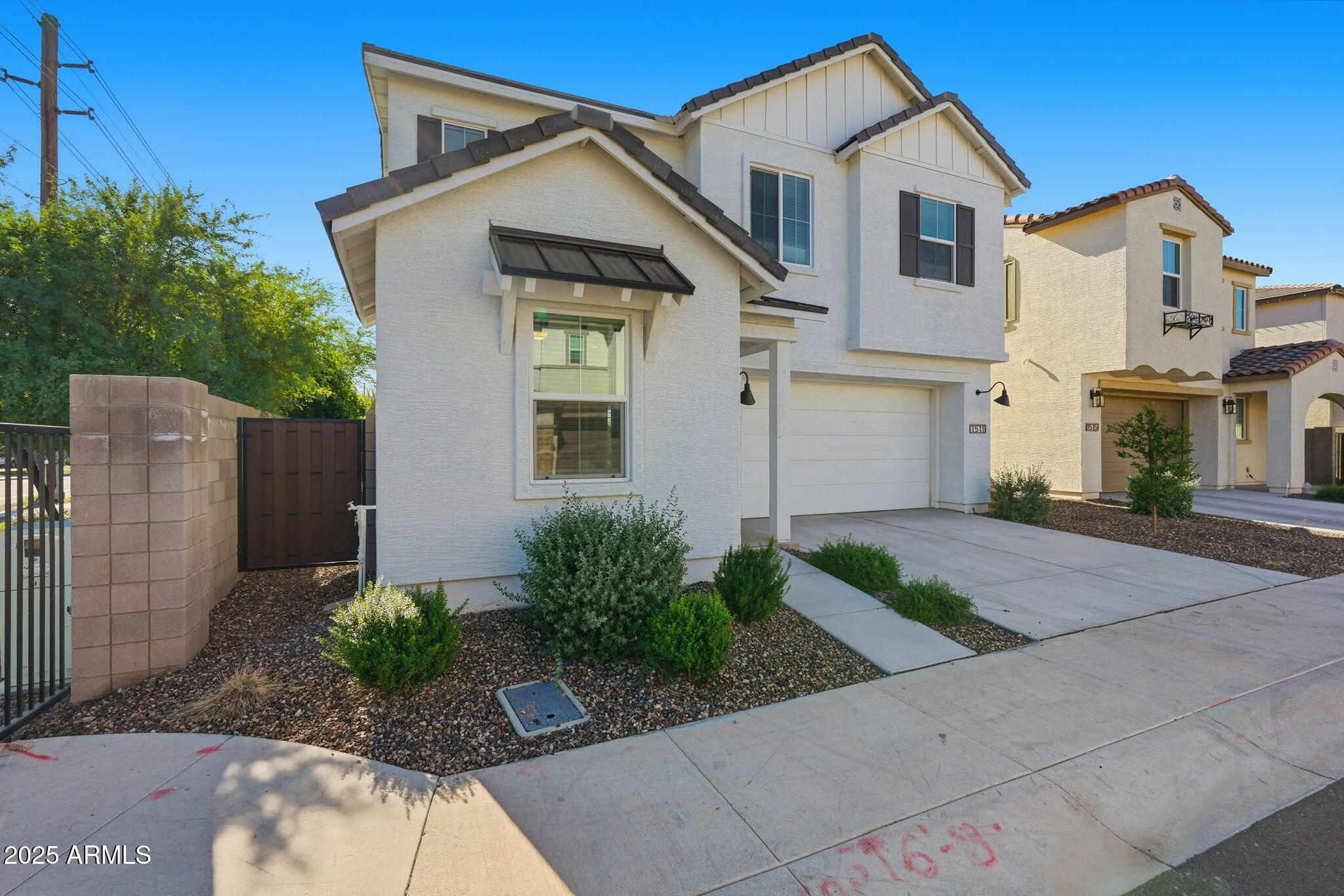 1511 W SIERRA VISTA Drive