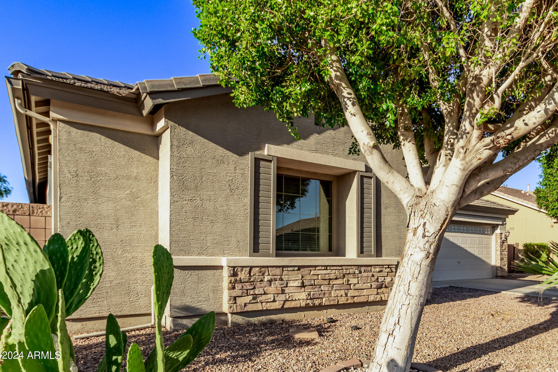 13506 W EARLL Drive