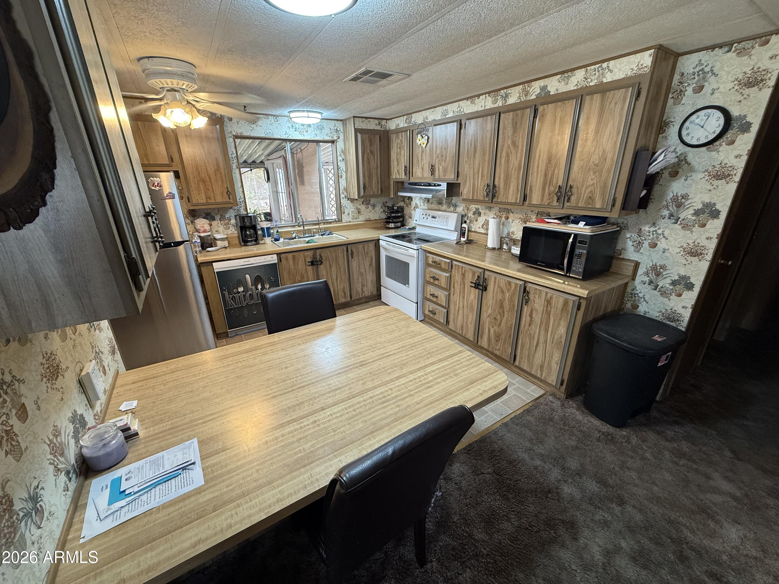 9501 E Broadway Road 33