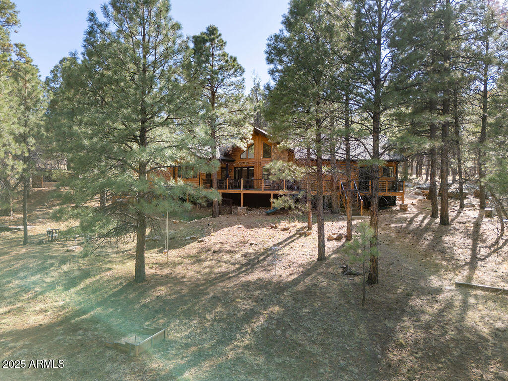 4453 Horseshoe Drive