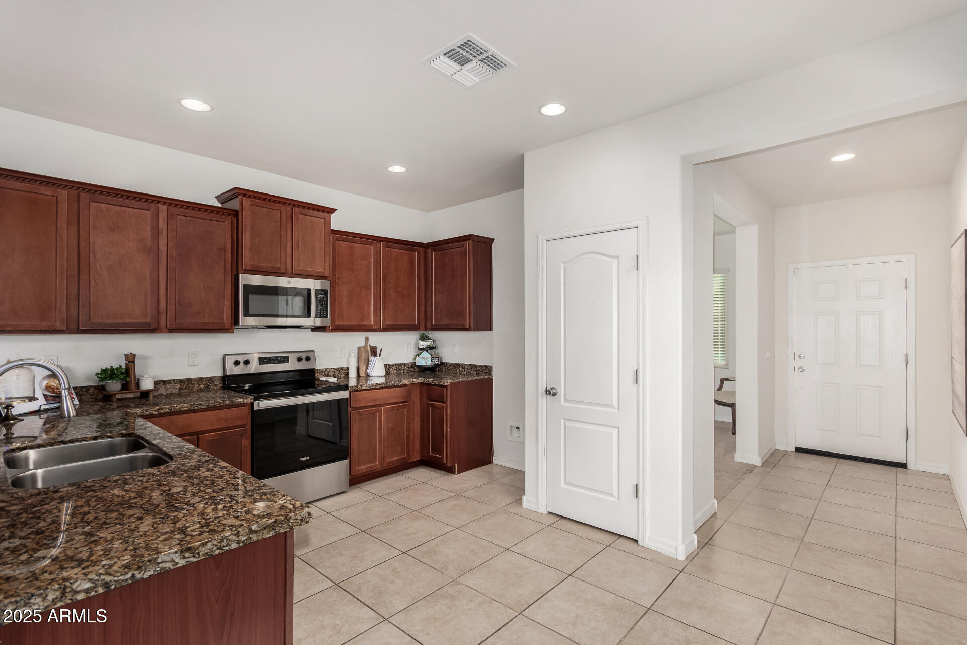 25424 W CARSON Drive