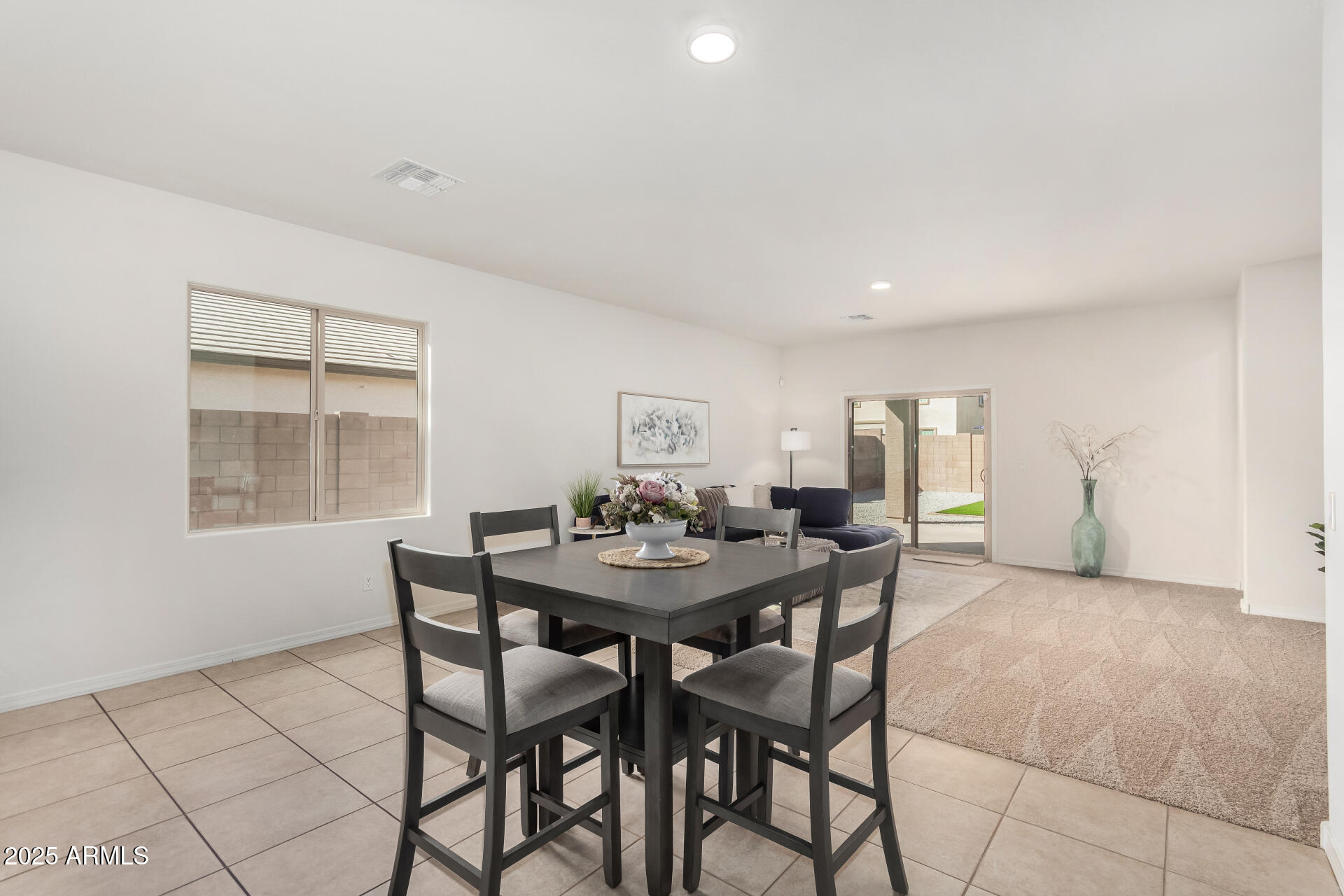 25424 W CARSON Drive