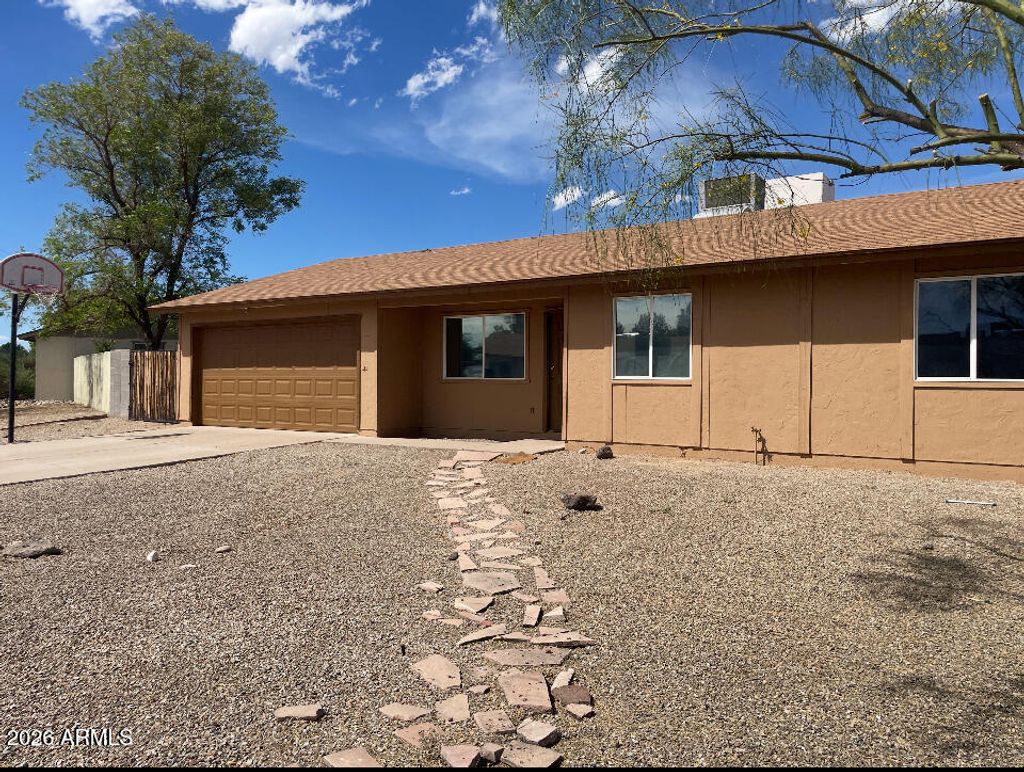 Photo of 1126 W Apollo Avenue, Tempe, AZ 85283 (MLS # 7022956)