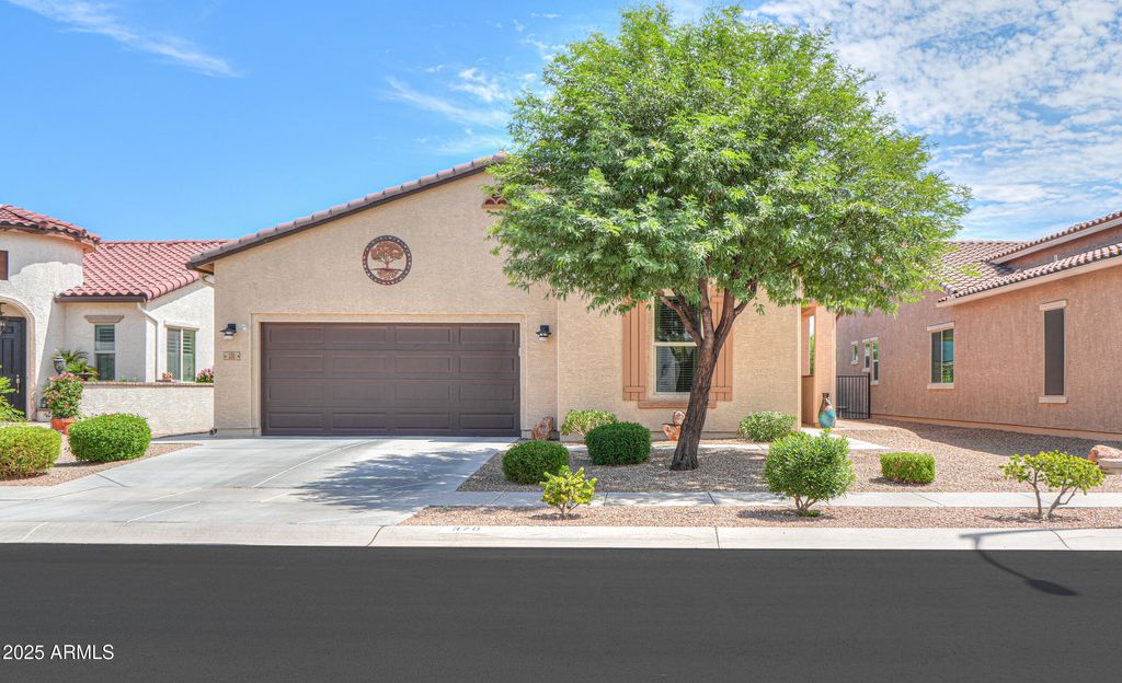 Photo of 370 N Rainbow Way, Casa Grande, AZ 85194 (MLS # 6913748)