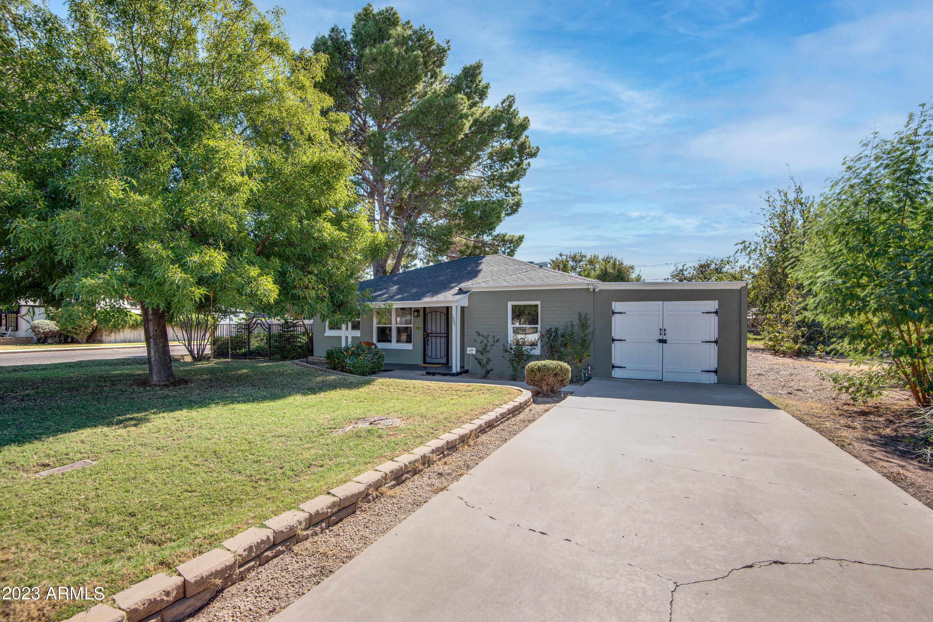 1301 W Glenrosa Avenue