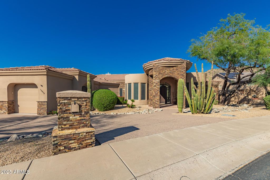 Photo of 12090 E Paradise Drive, Scottsdale, AZ 85259 (MLS # 6948968)