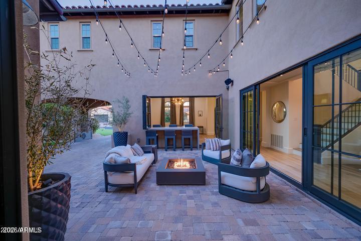 8280 E TAILFEATHER Drive