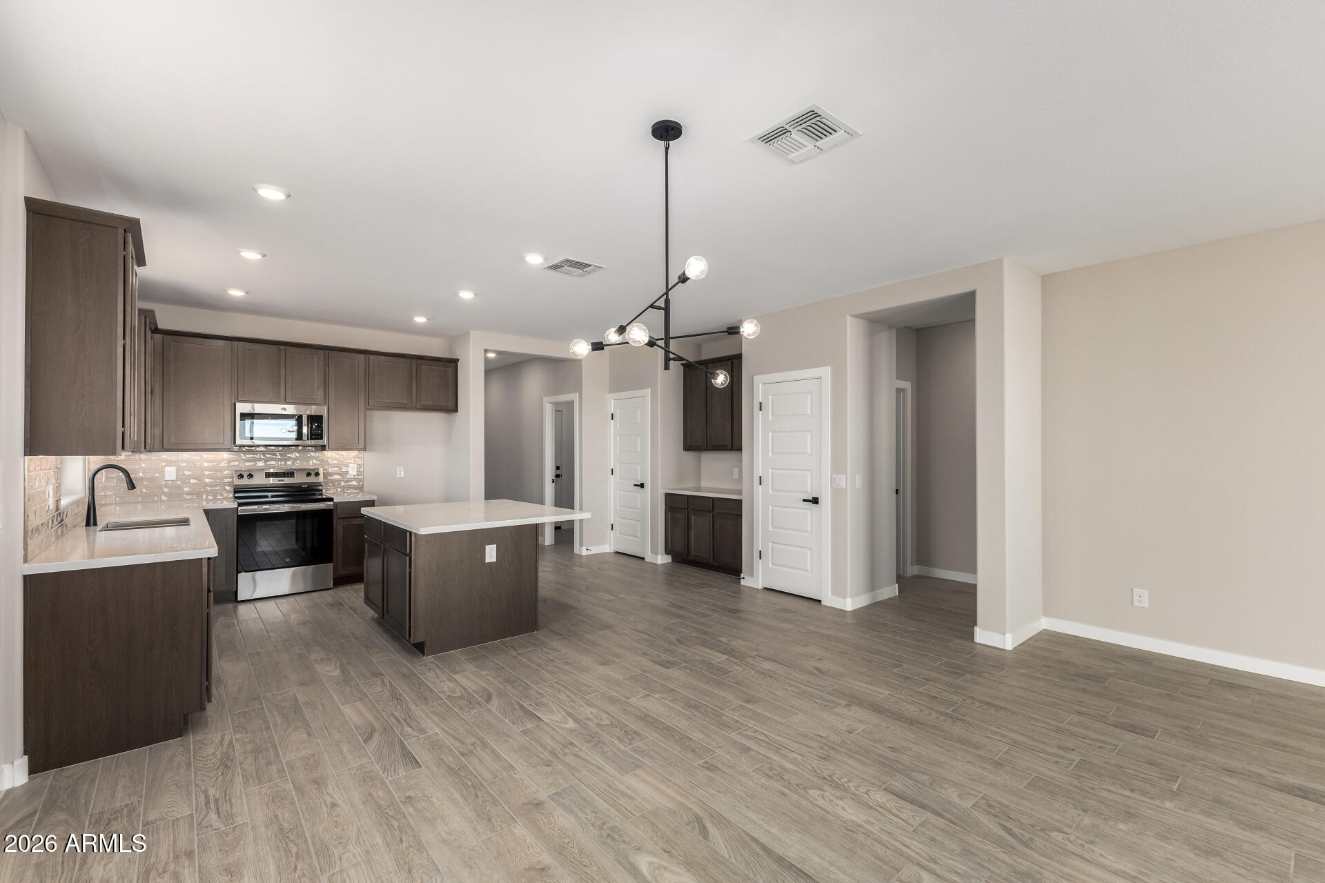 1277 E Ridgerock Loop