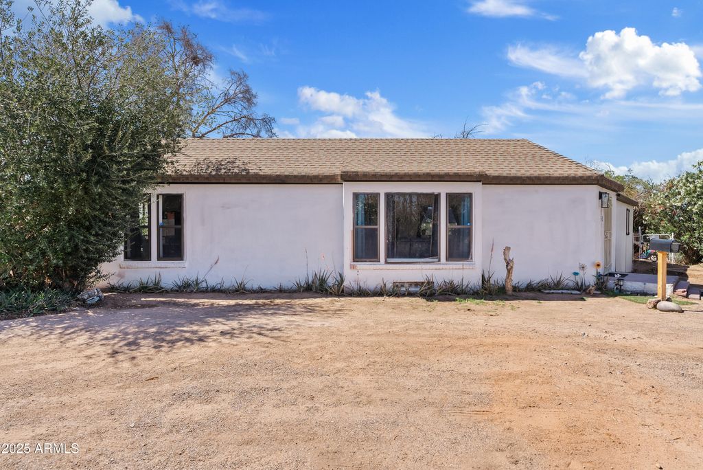 Photo of 599 W Vah Ki Inn Road, Coolidge, AZ 85128 (MLS # 6853203)