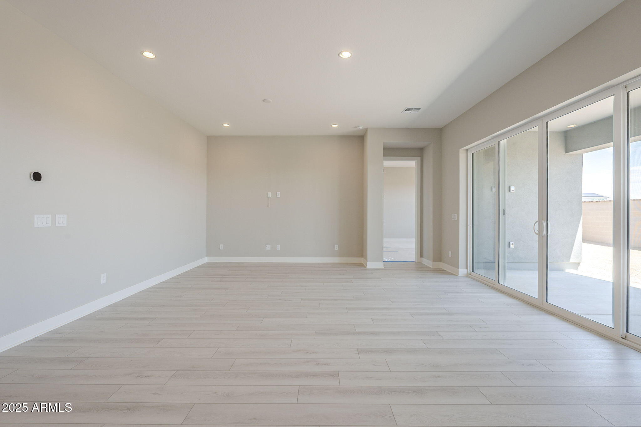 10841 N BLAKELY Street