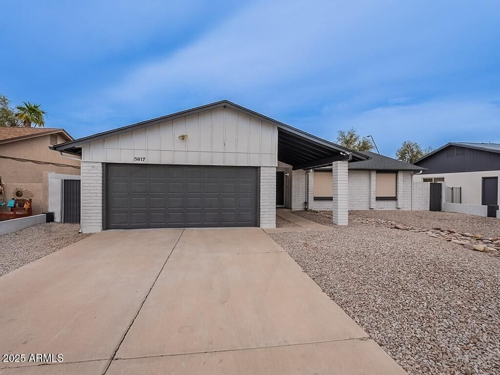 Photo of 5817 S Siesta Lane, Tempe, AZ 85283 (MLS # 6875205)