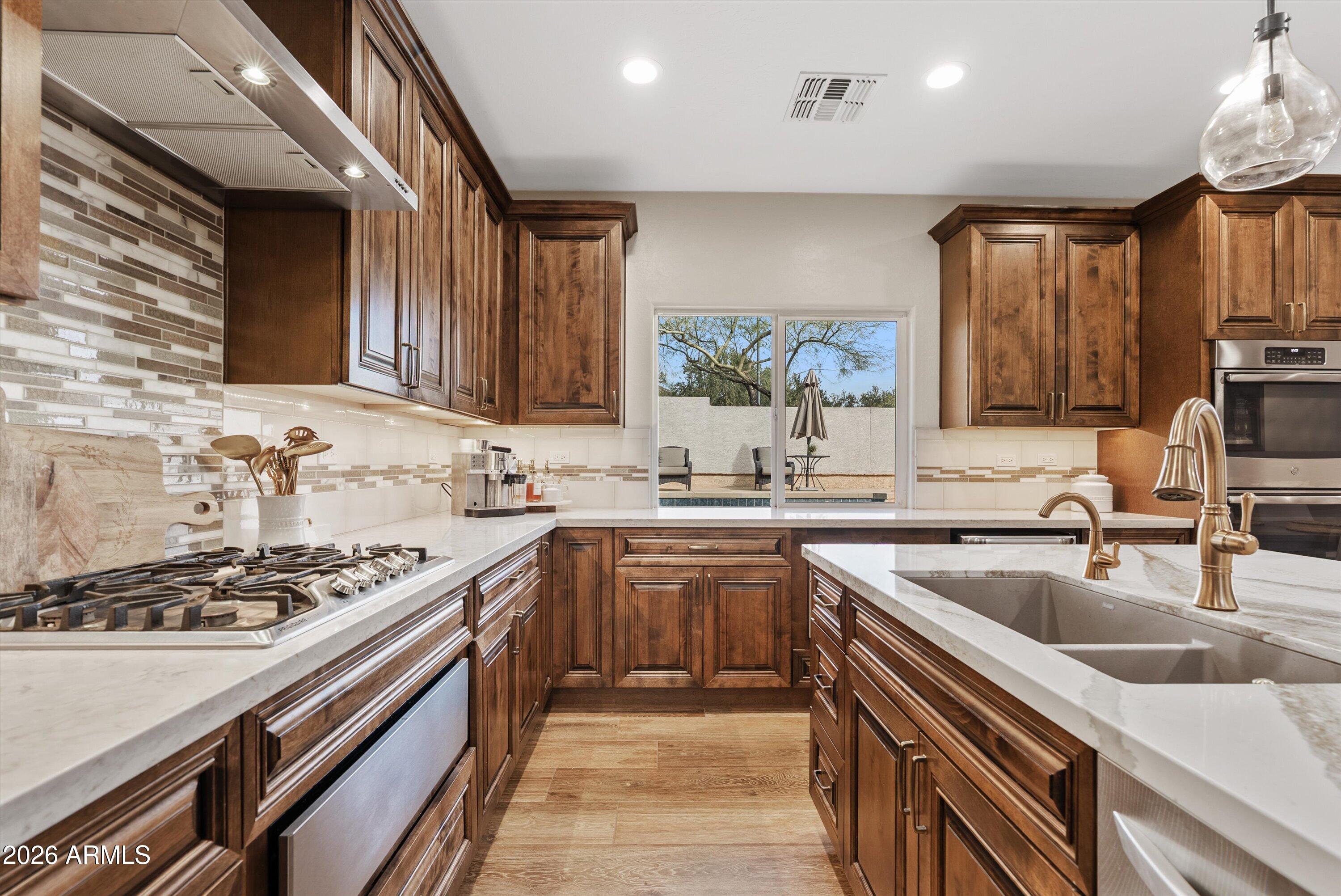 2730 W SILVER FOX Way