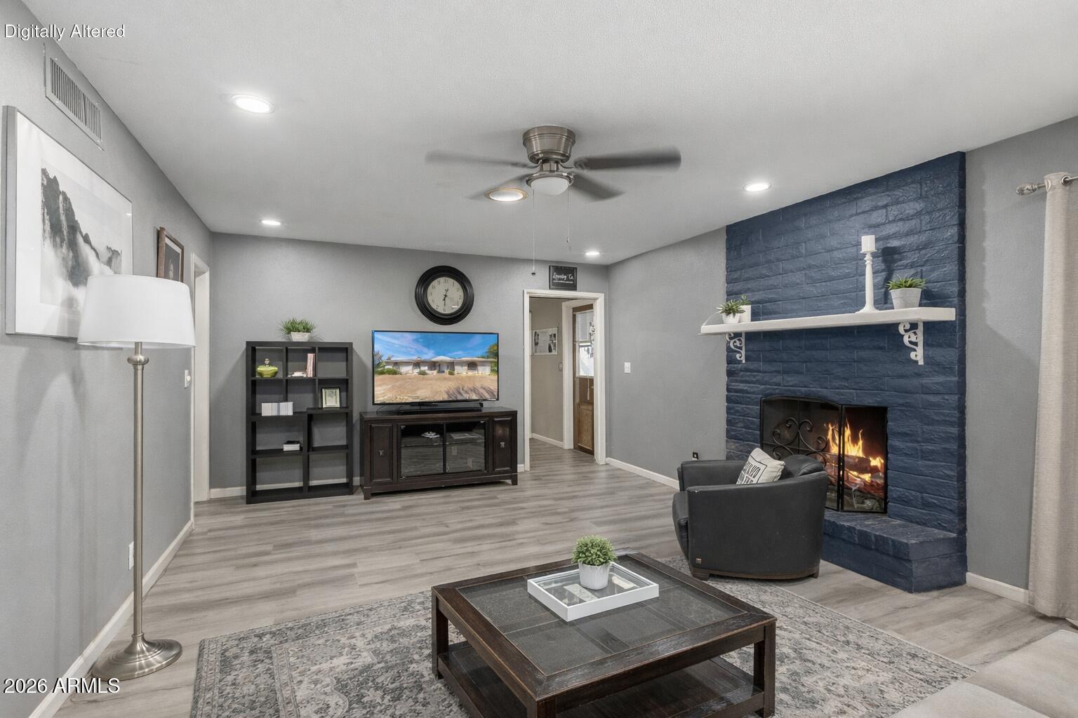 SIESTA VALLEY ESTATES - Residential