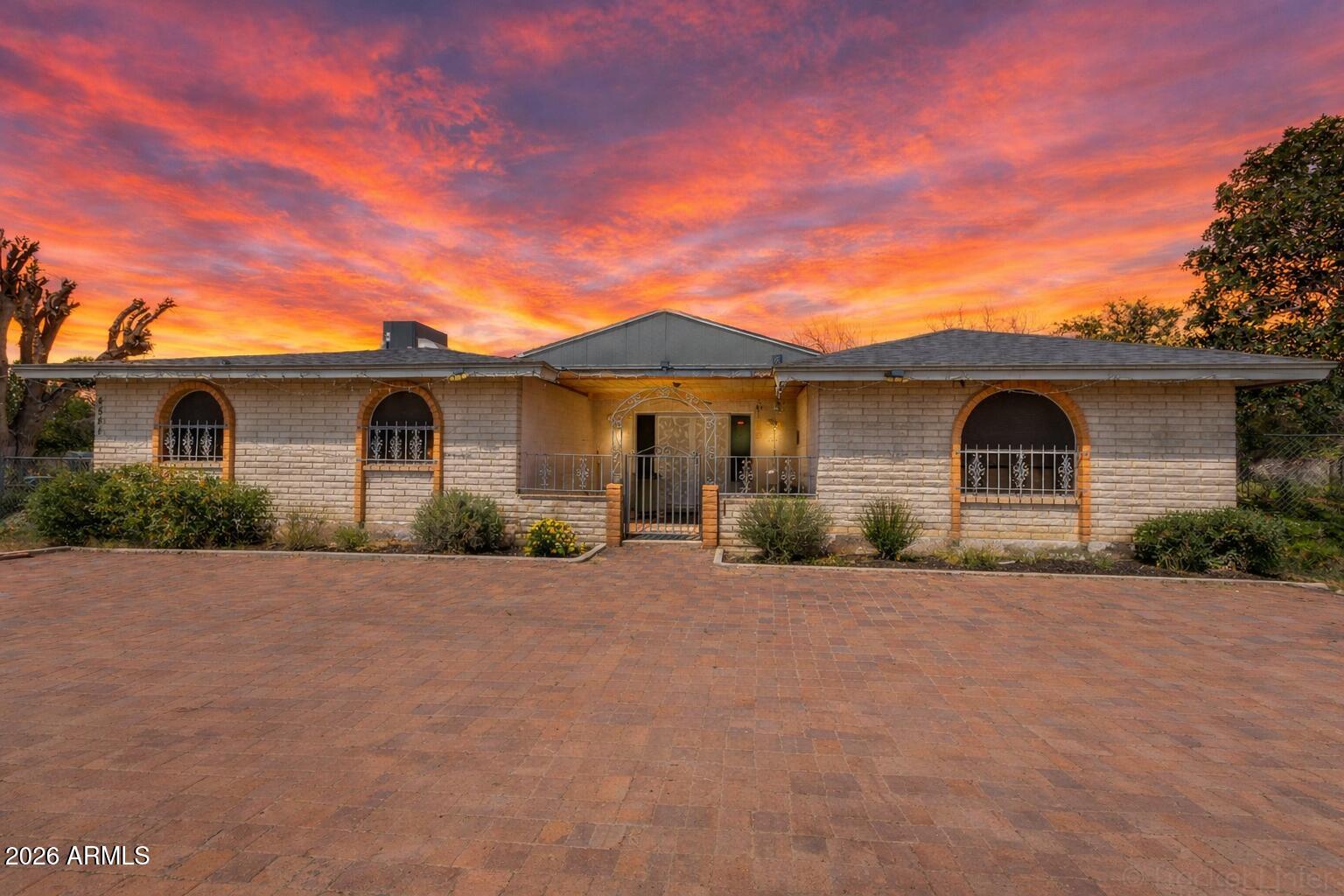 4544 W GUMINA Avenue