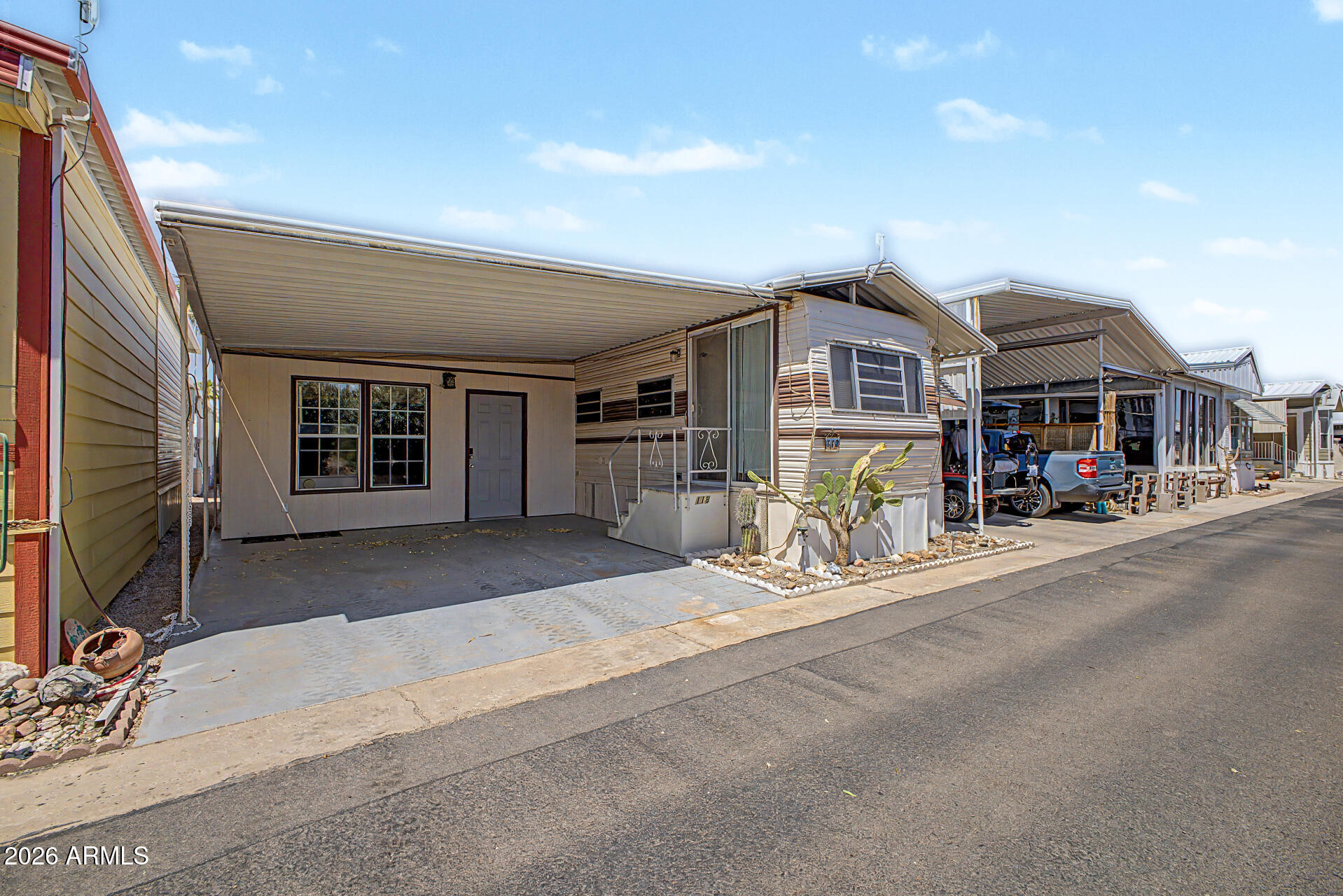 118 E BARREL CACTUS Lane