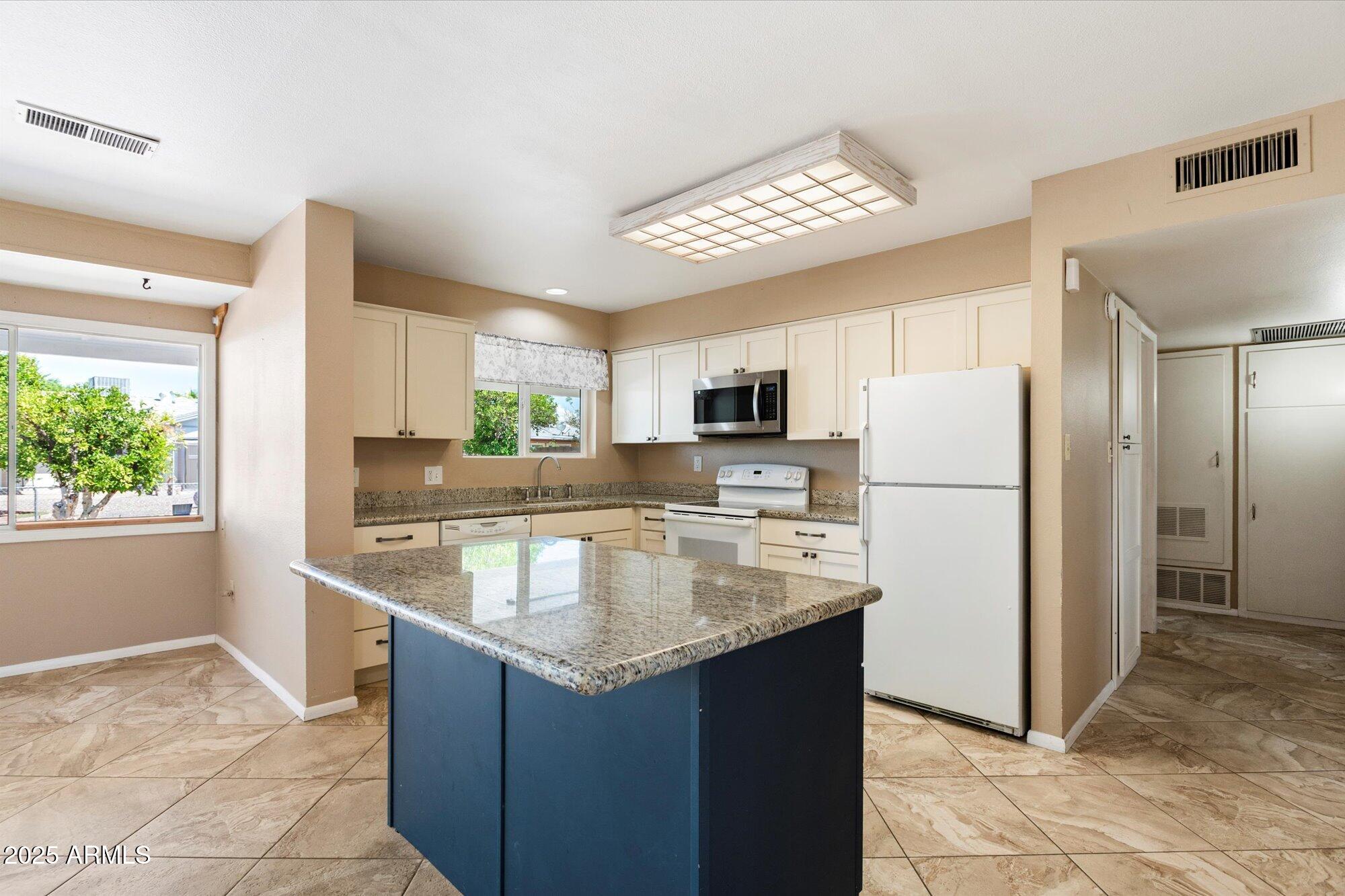 10638 W ALABAMA Avenue