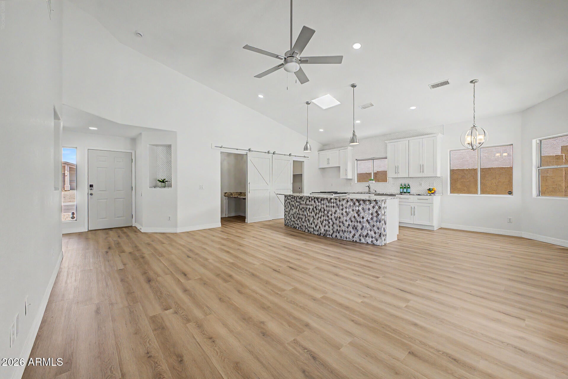 1401 E MALAPAI Drive