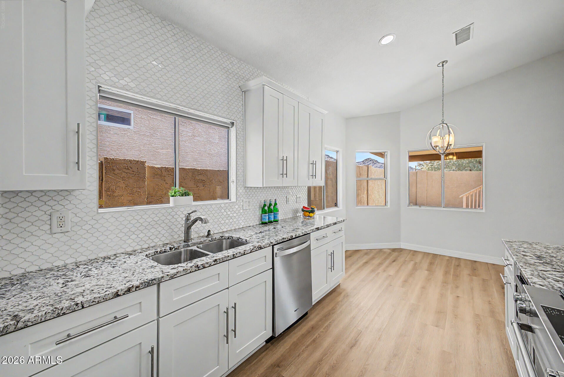1401 E MALAPAI Drive