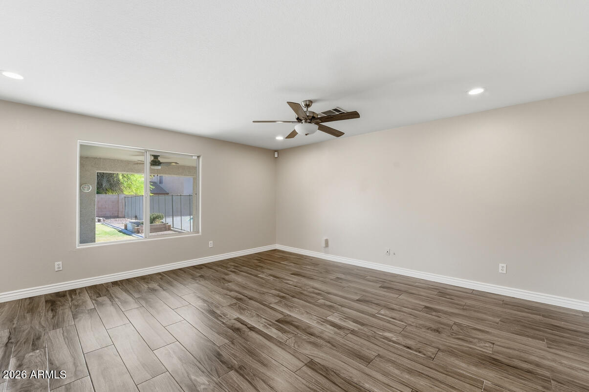 3165 W ZACHARY Drive