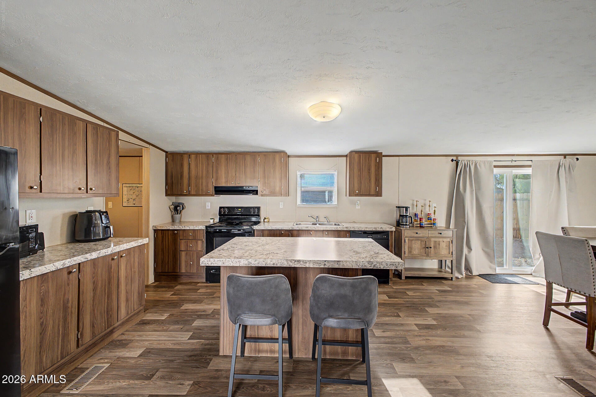 22425 W PLEASANT Lane