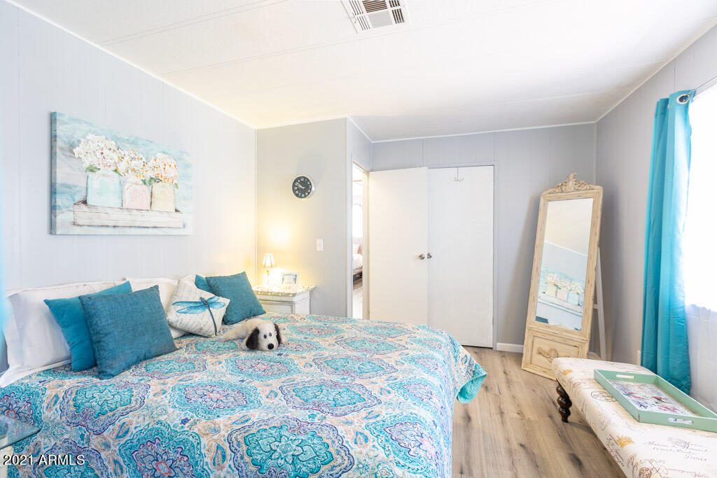 Thunderbird Mobile Home Park - Residential