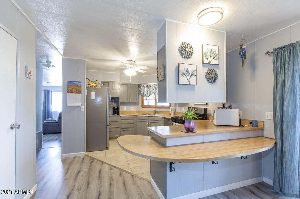 Thunderbird Mobile Home Park - Residential
