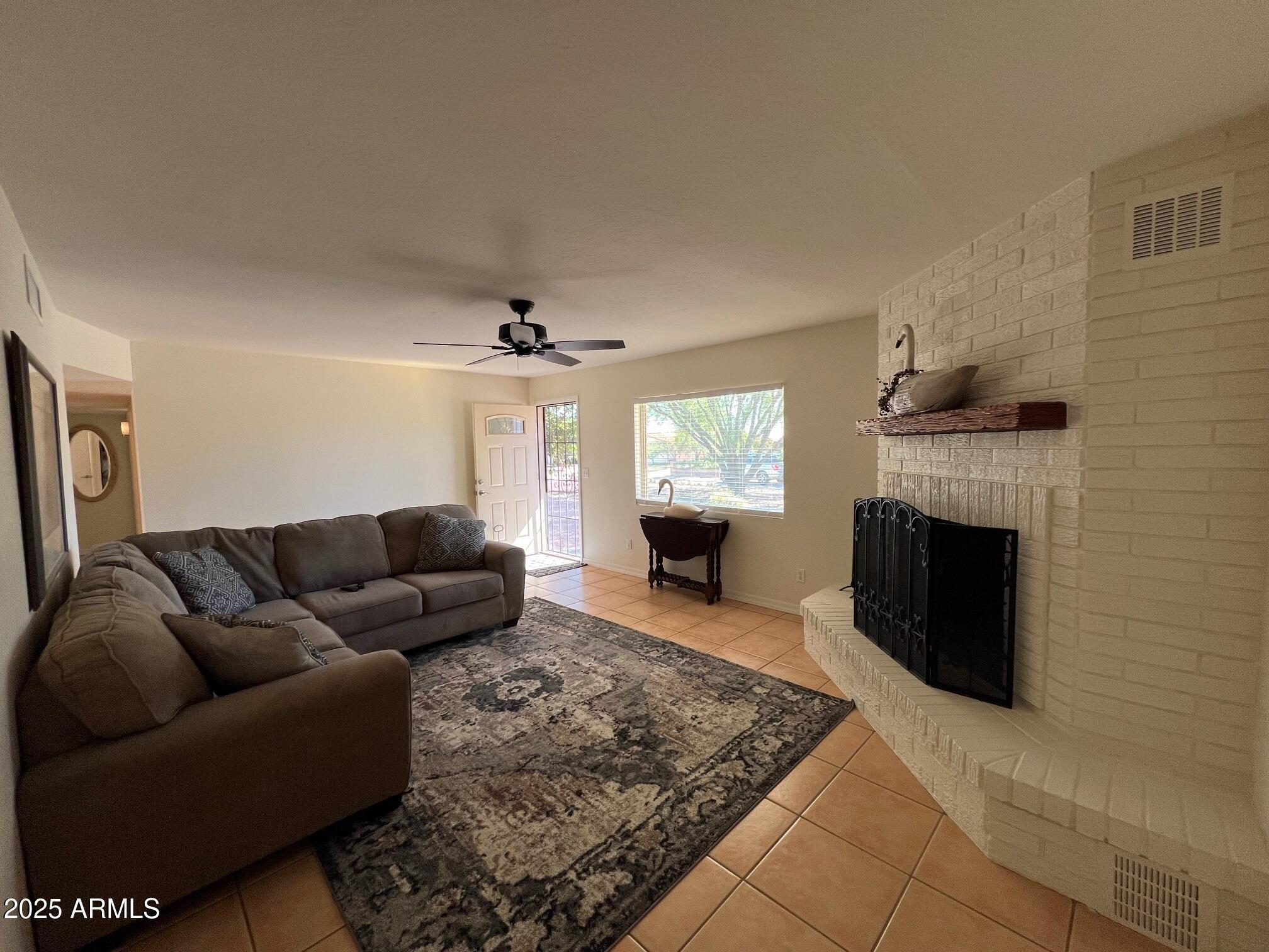 254 W La Cuesta Drive