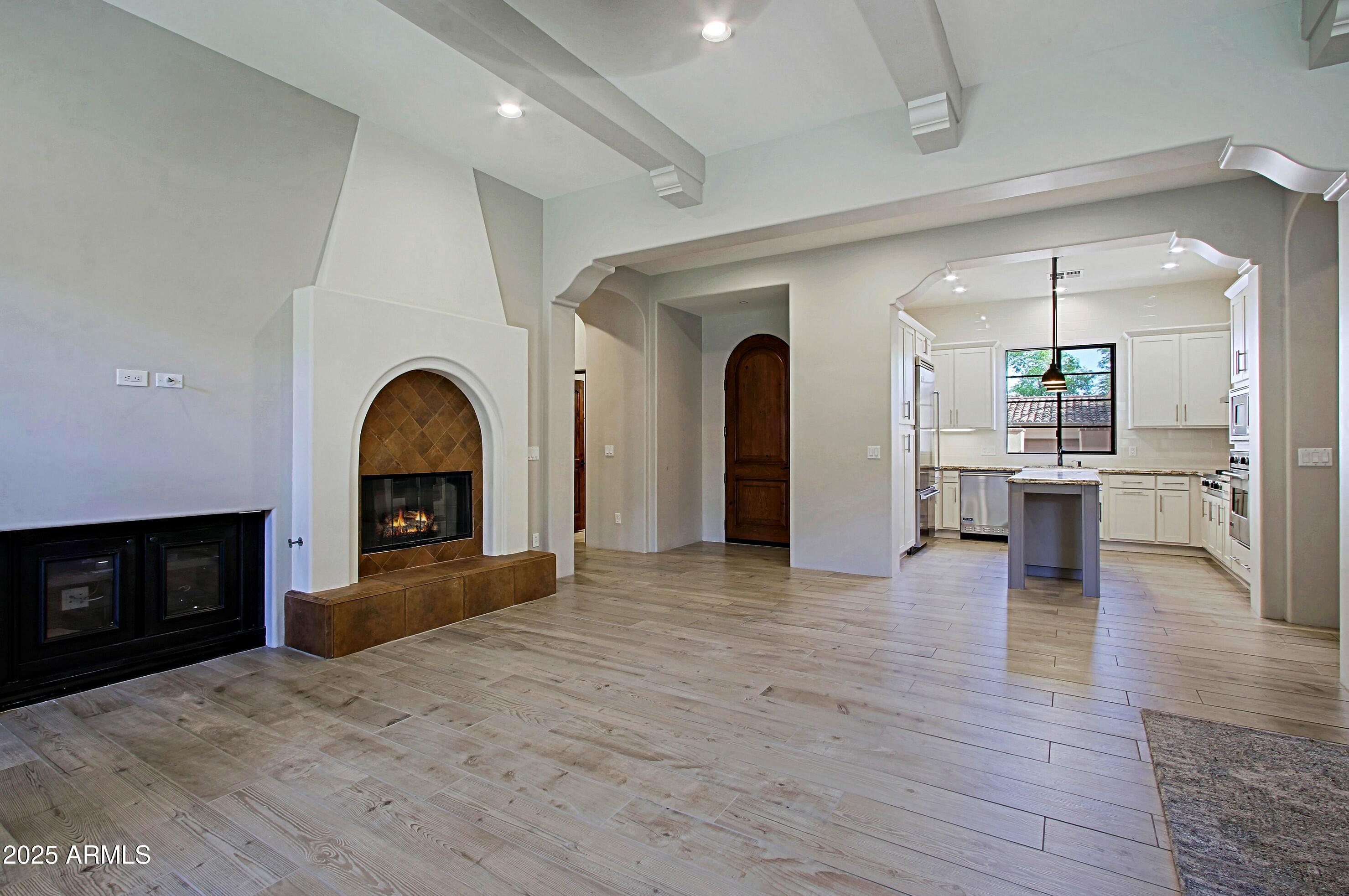 18650 N THOMPSON PEAK Parkway 1052