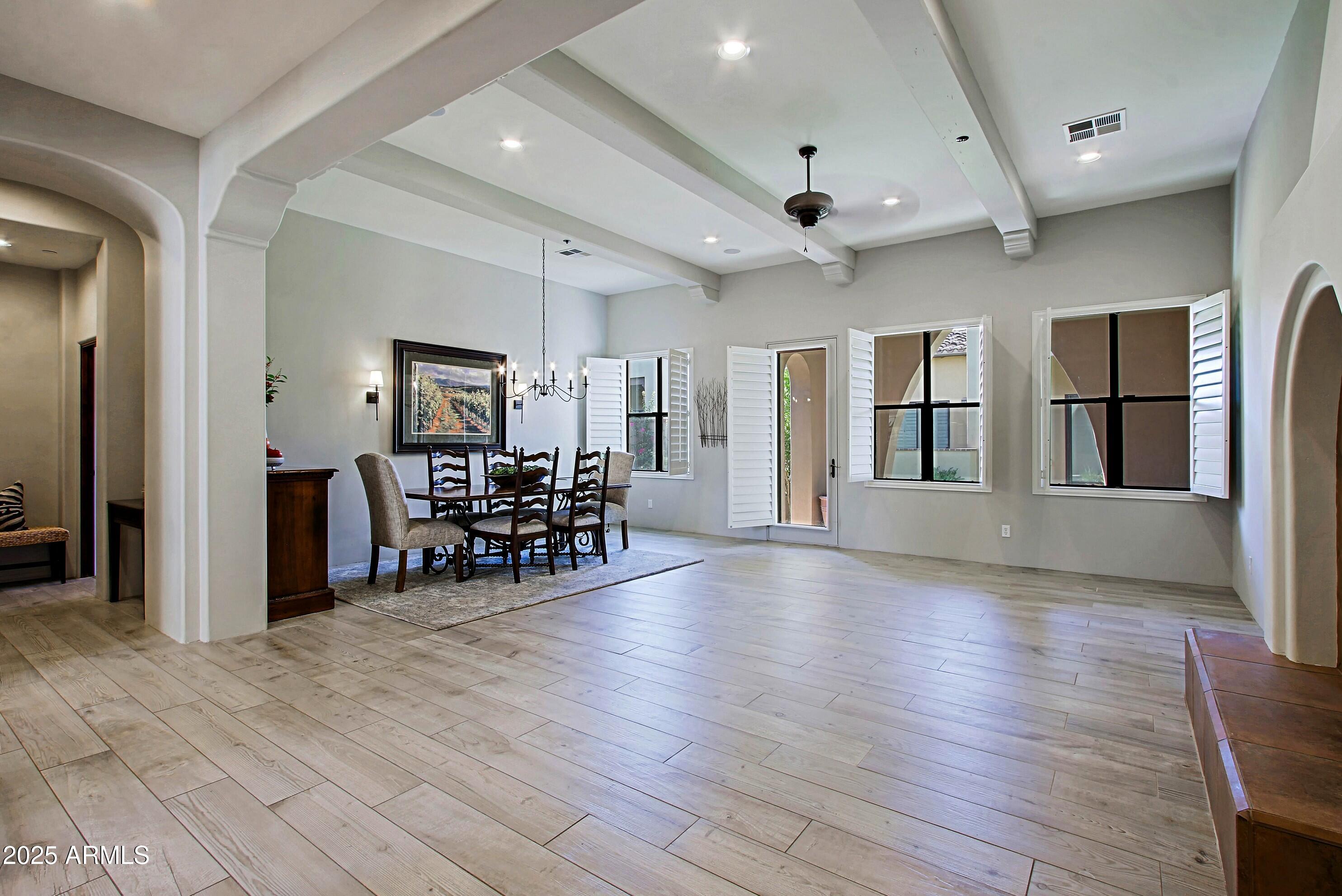 18650 N THOMPSON PEAK Parkway 1052