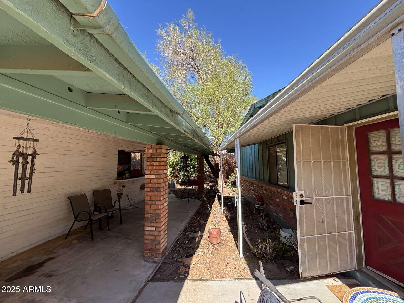 857 N GAYLORD Circle