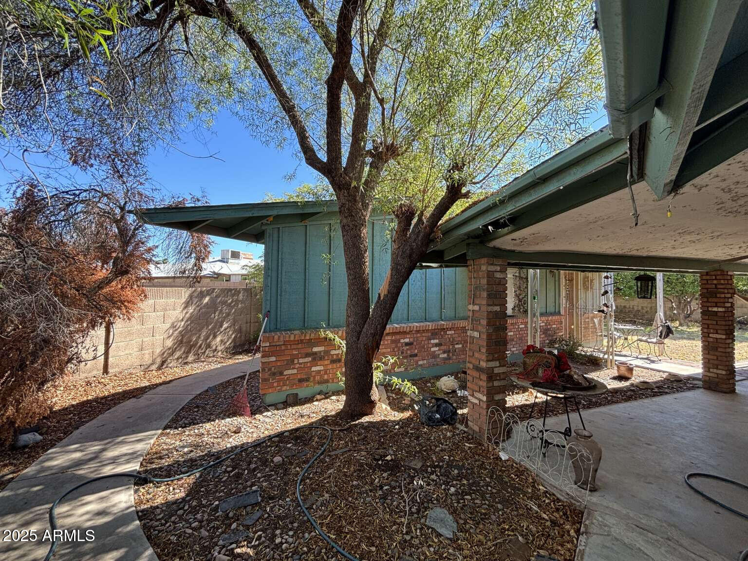 857 N GAYLORD Circle