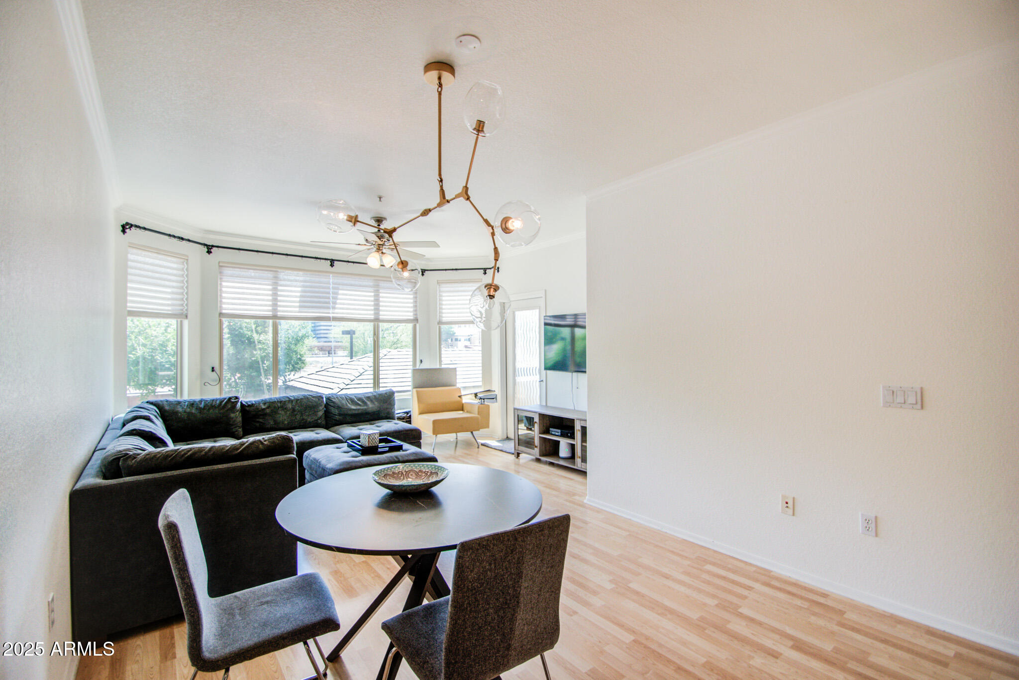 435 W RIO SALADO Parkway 208