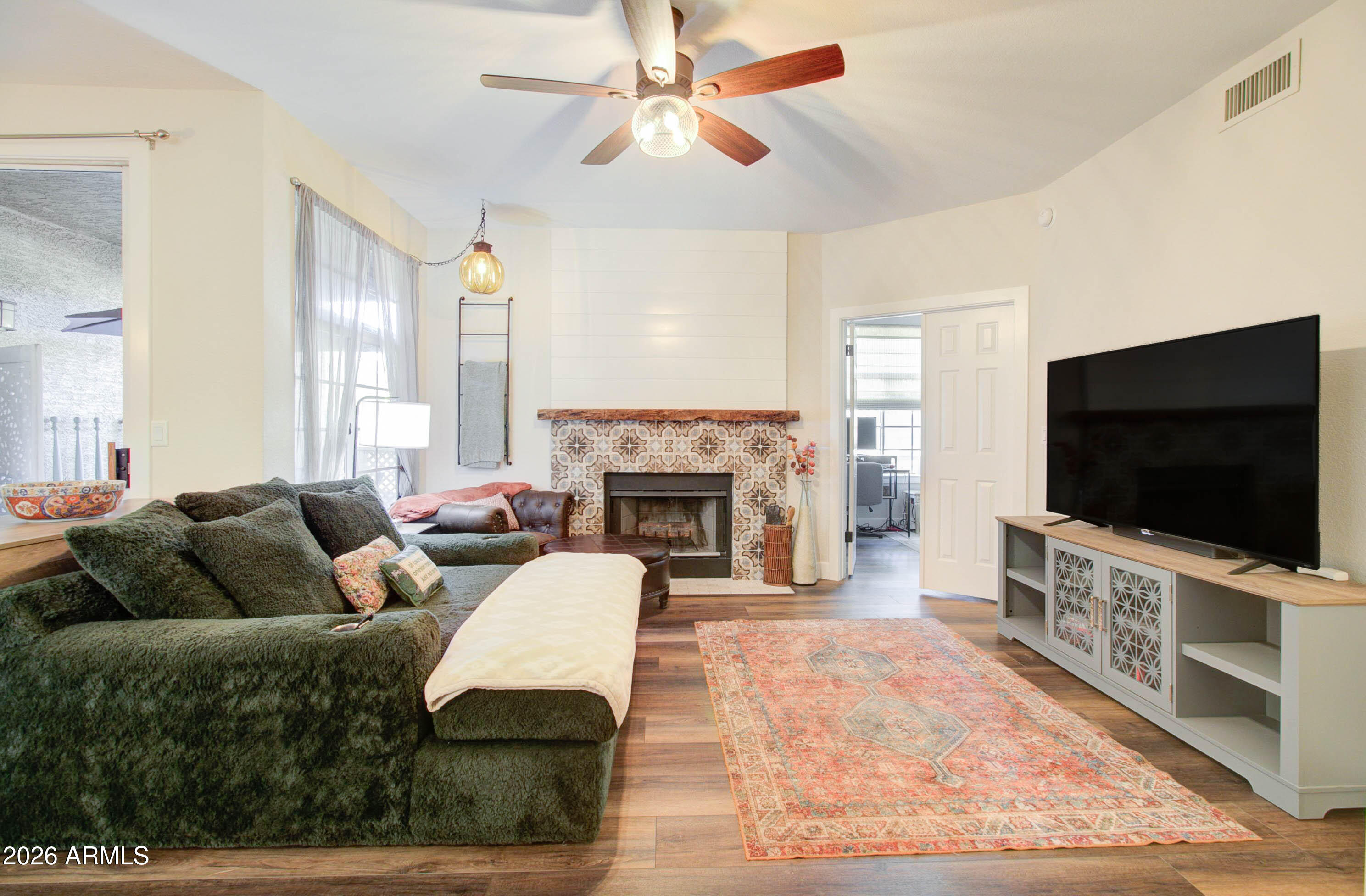 1633 E LAKESIDE Drive 170