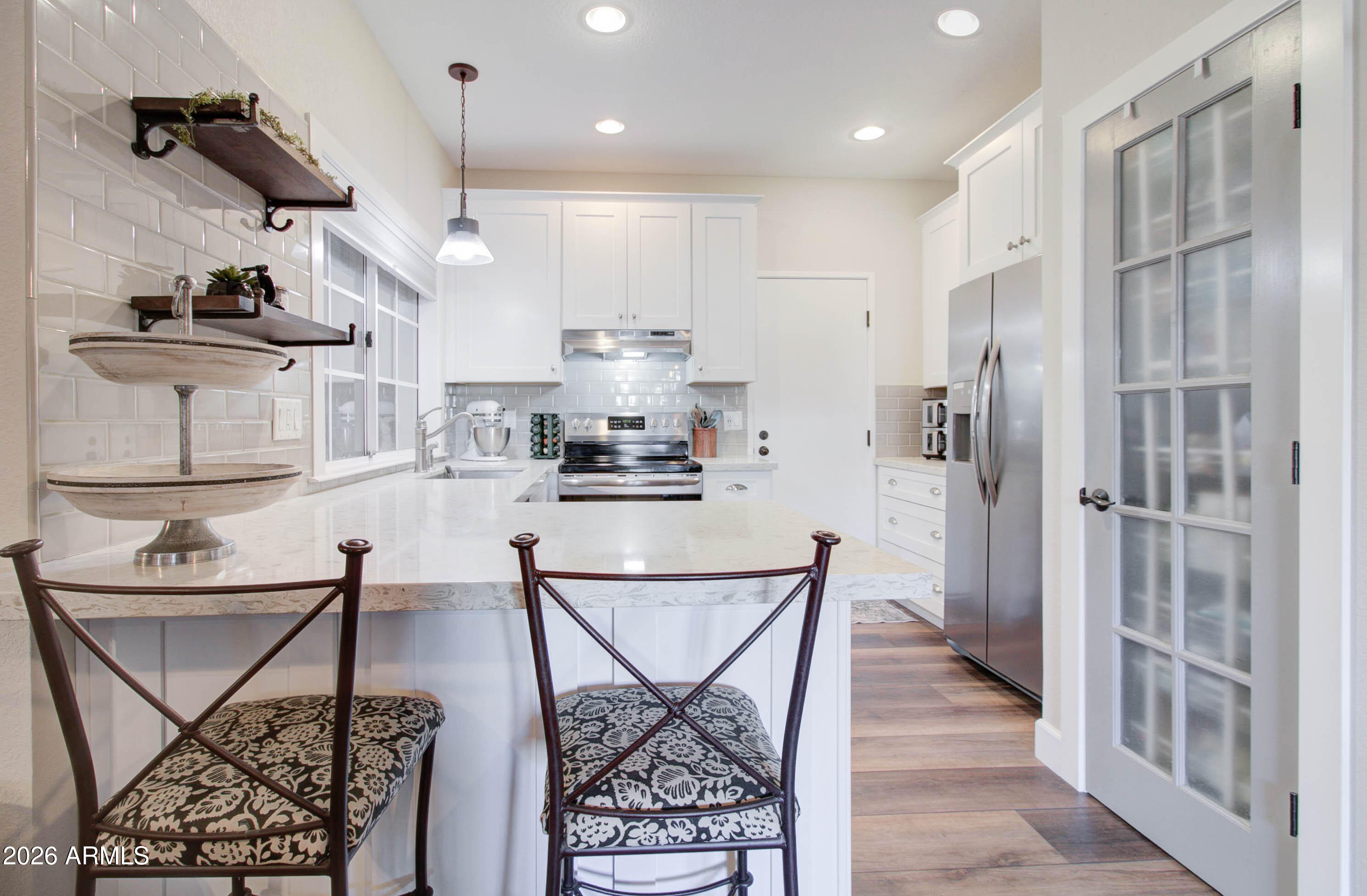 1633 E LAKESIDE Drive 170