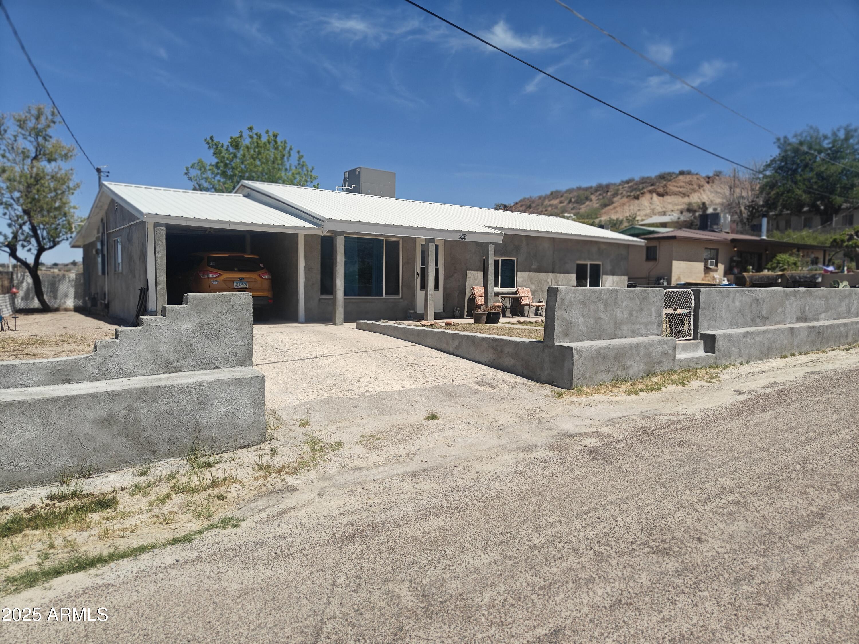 5508 E WOODWARD Street