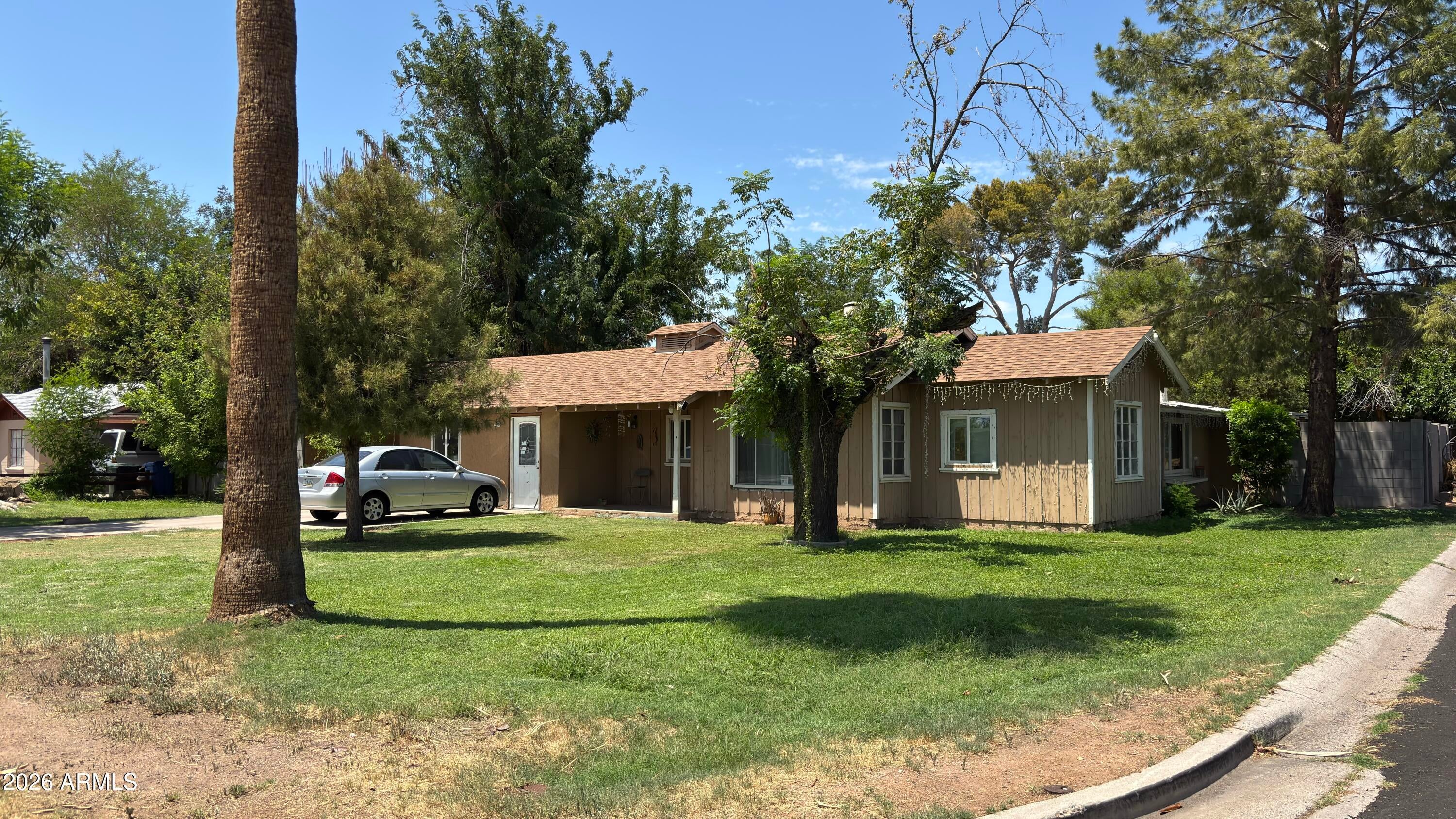 4102 E PALM Lane