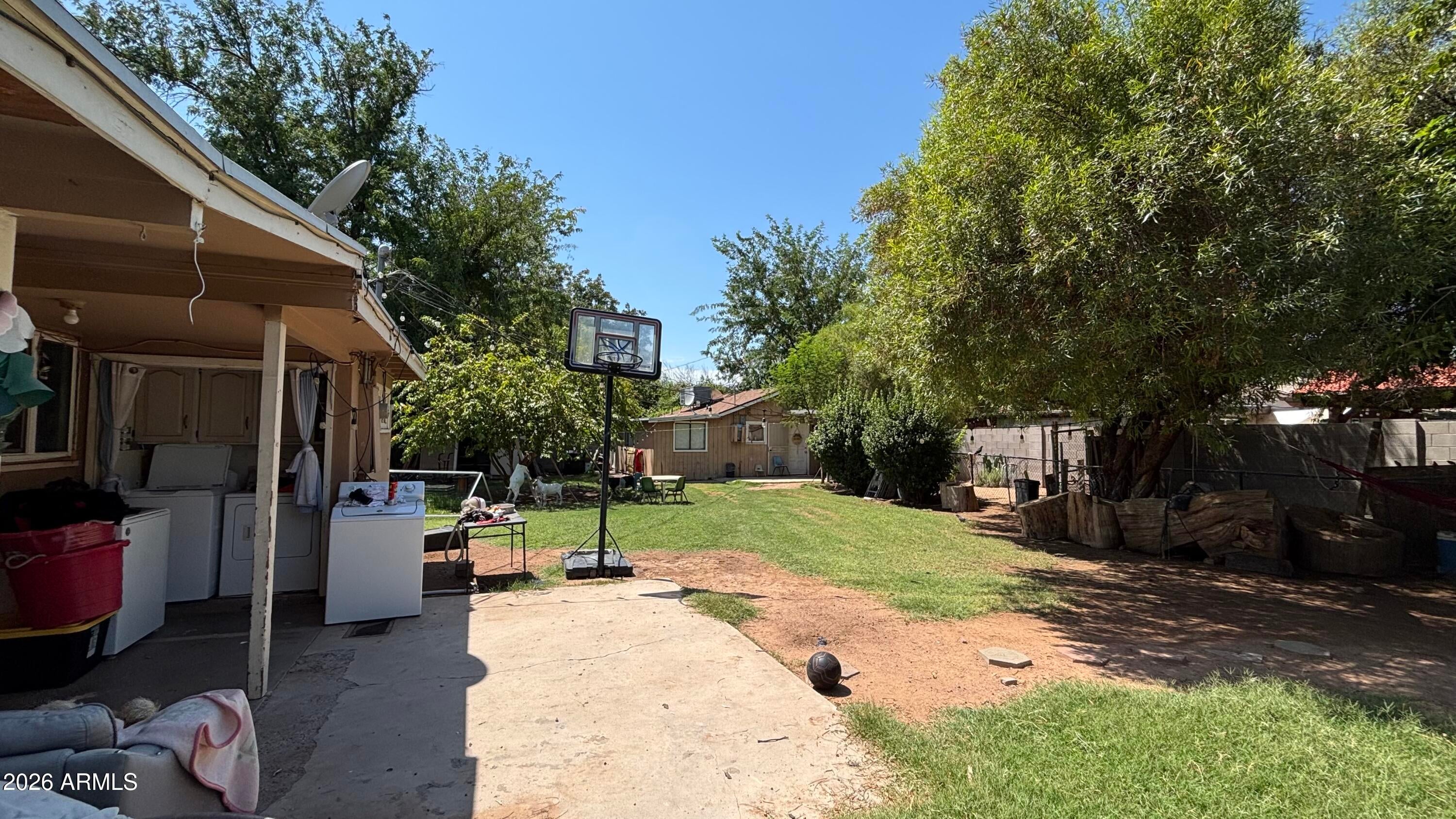 4102 E PALM Lane
