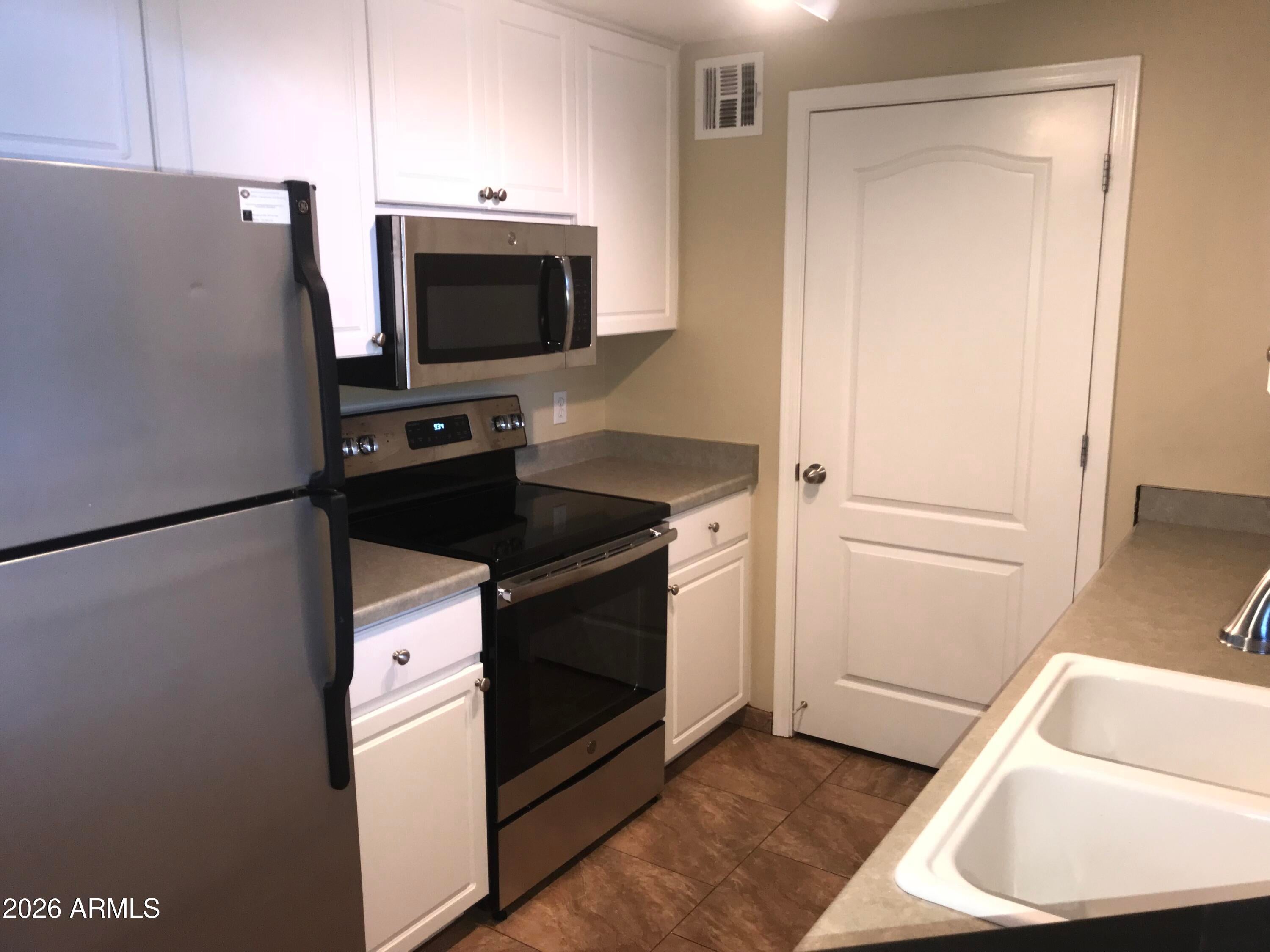 1701 E Colter Street Unit 460