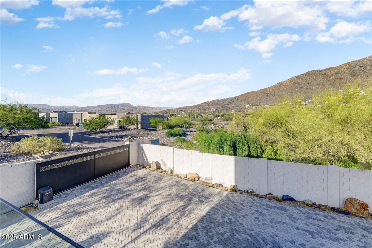 5801 E SURREY Drive
