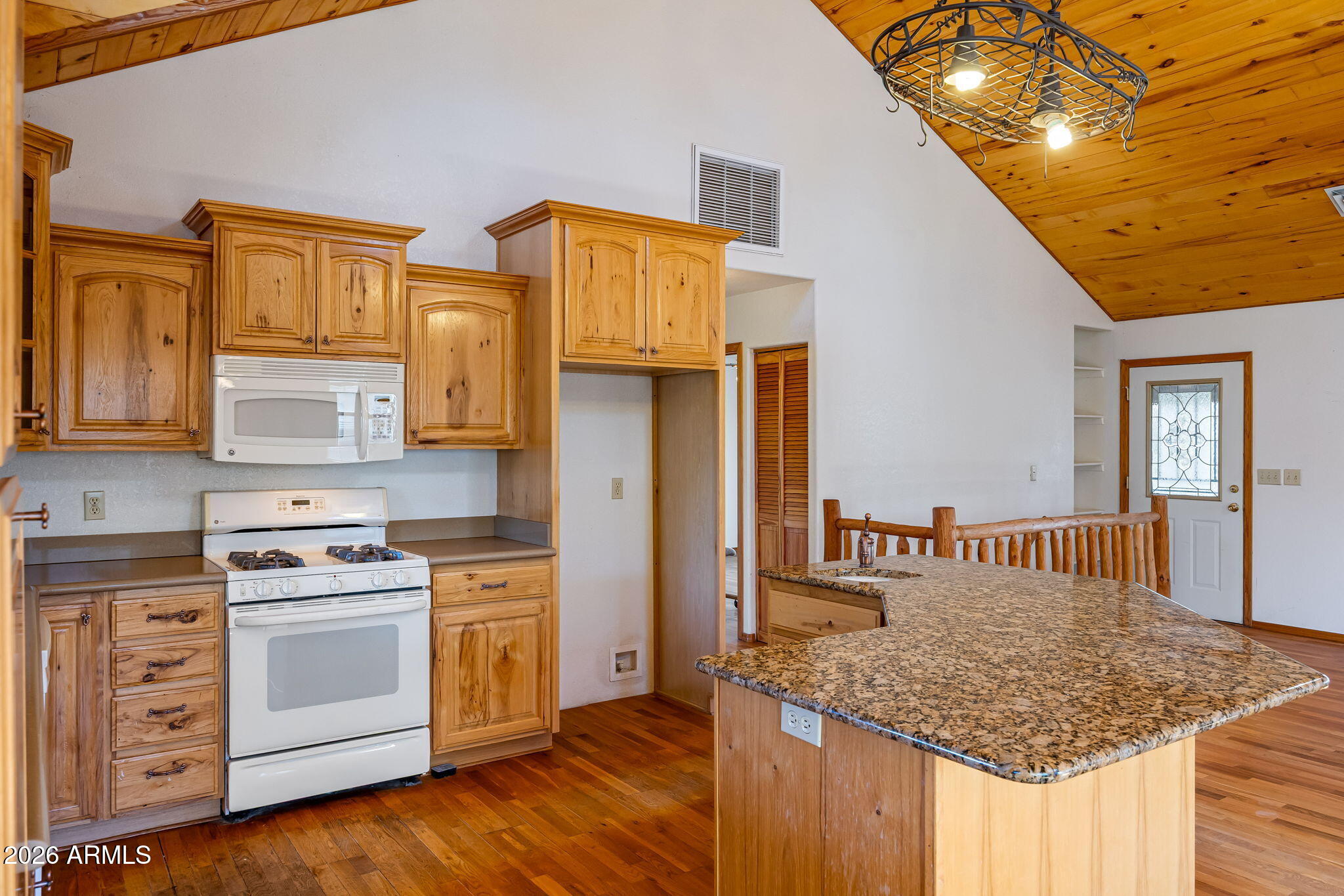 BUCKSKIN ARTISTS COMMUNITY WEST - Residential