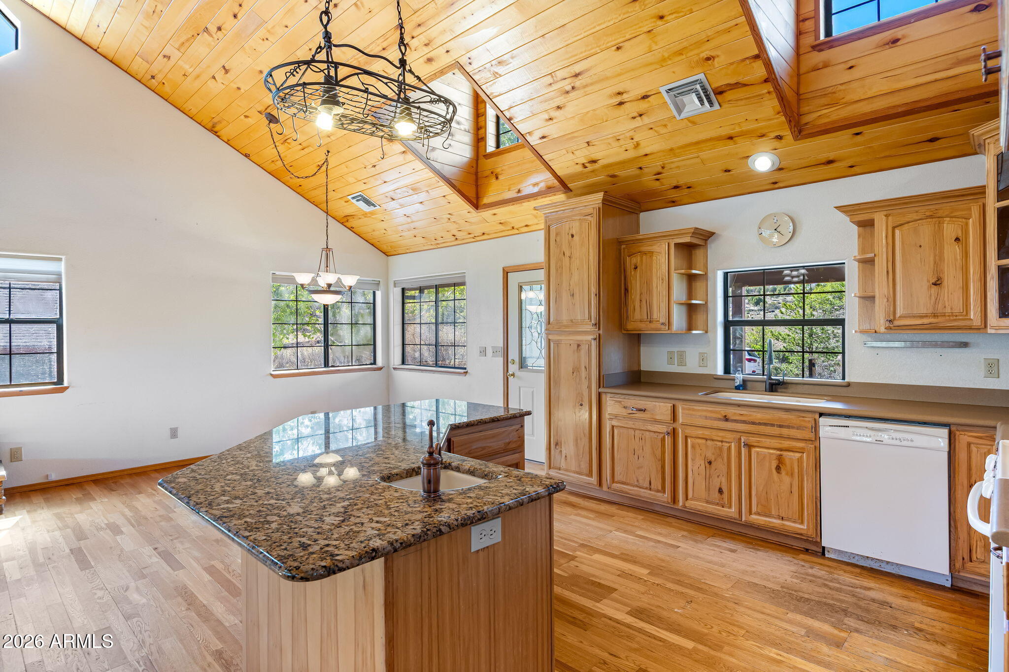 BUCKSKIN ARTISTS COMMUNITY WEST - Residential