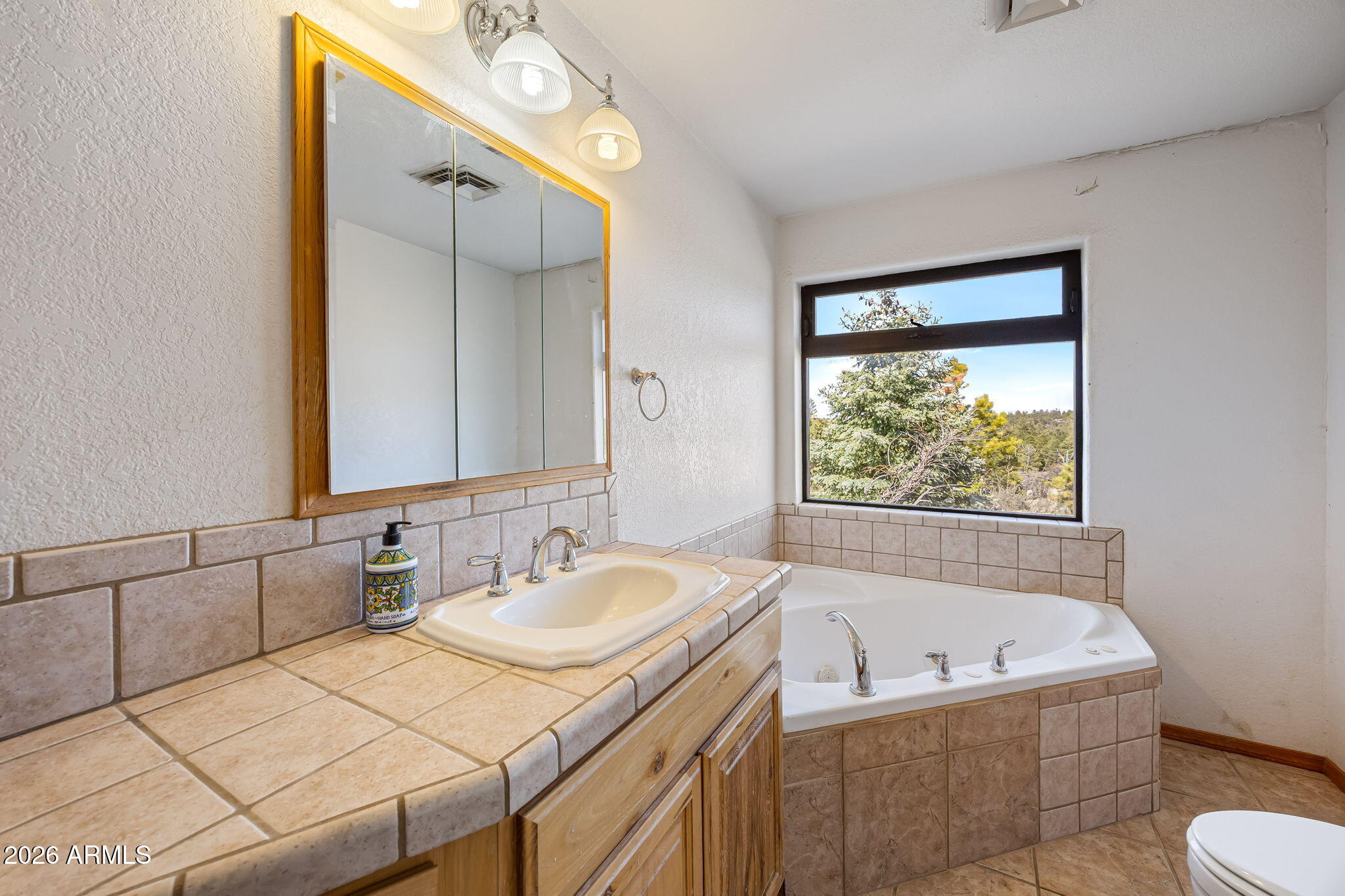 BUCKSKIN ARTISTS COMMUNITY WEST - Residential
