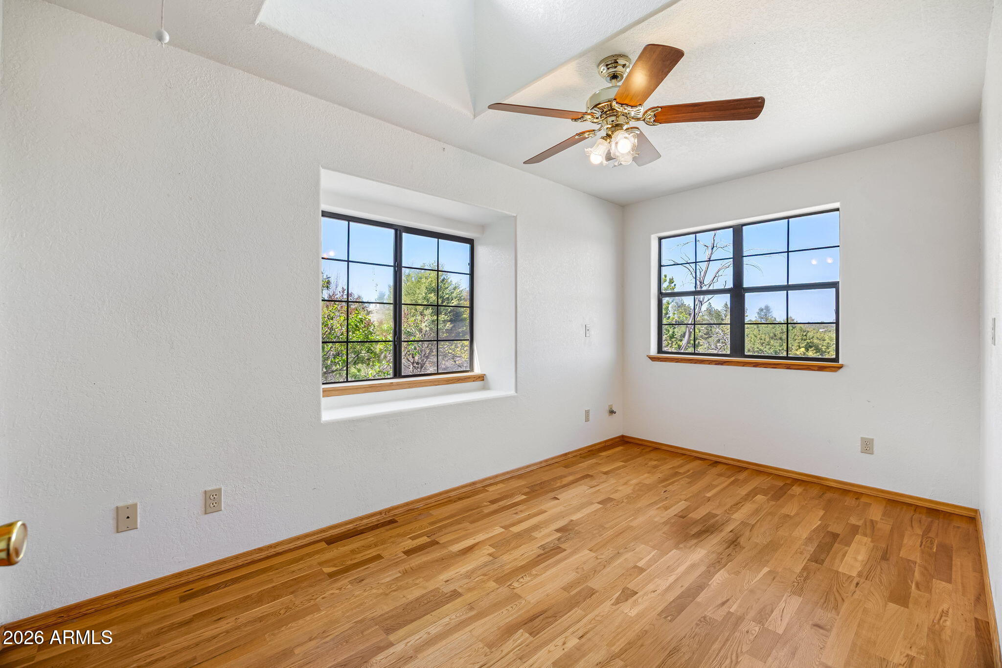 BUCKSKIN ARTISTS COMMUNITY WEST - Residential