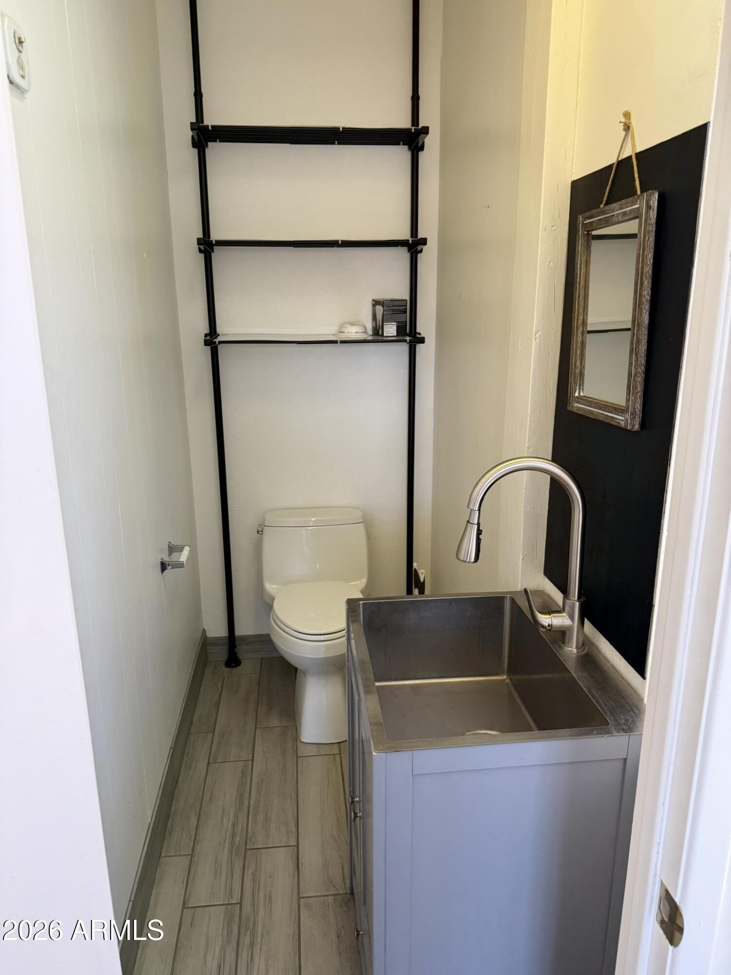 692 W Wickenburg Way