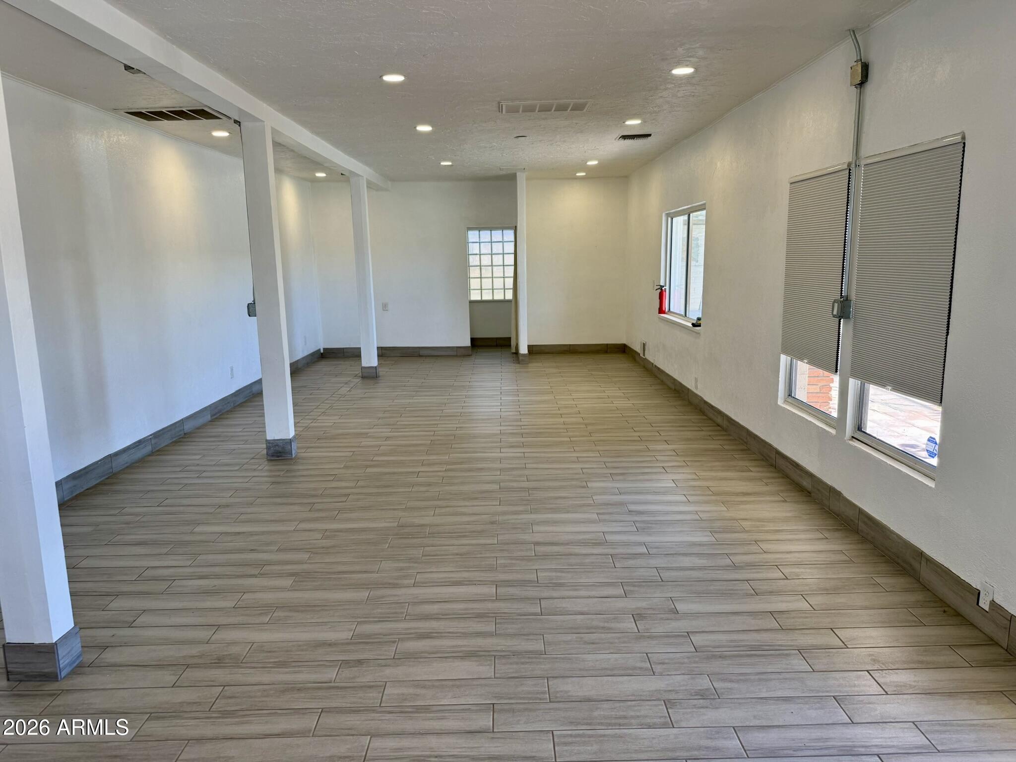 692 W Wickenburg Way