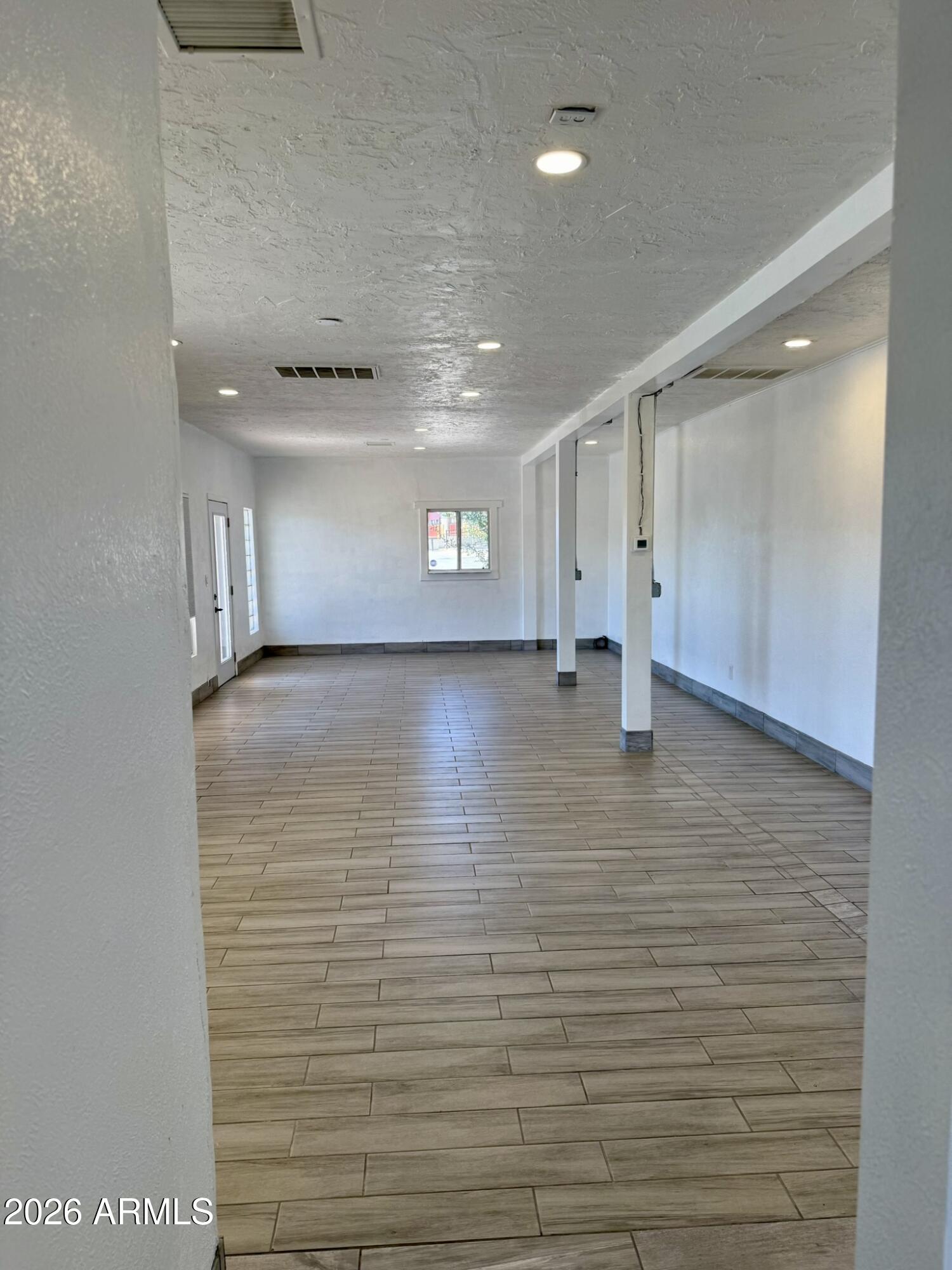 692 W Wickenburg Way