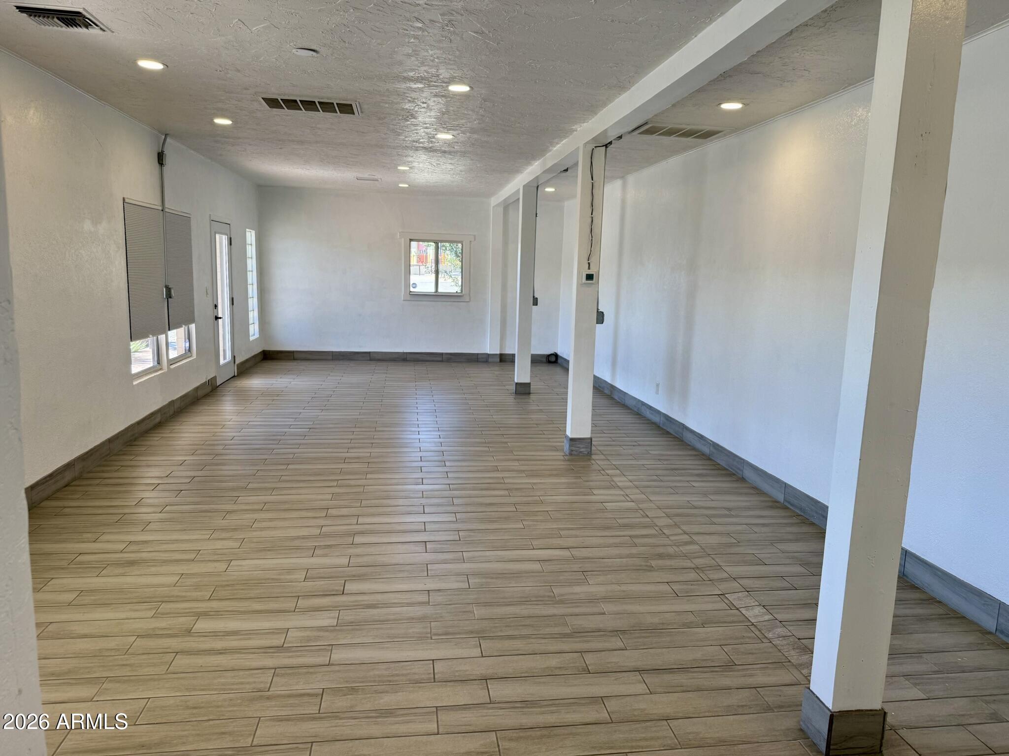 692 W Wickenburg Way